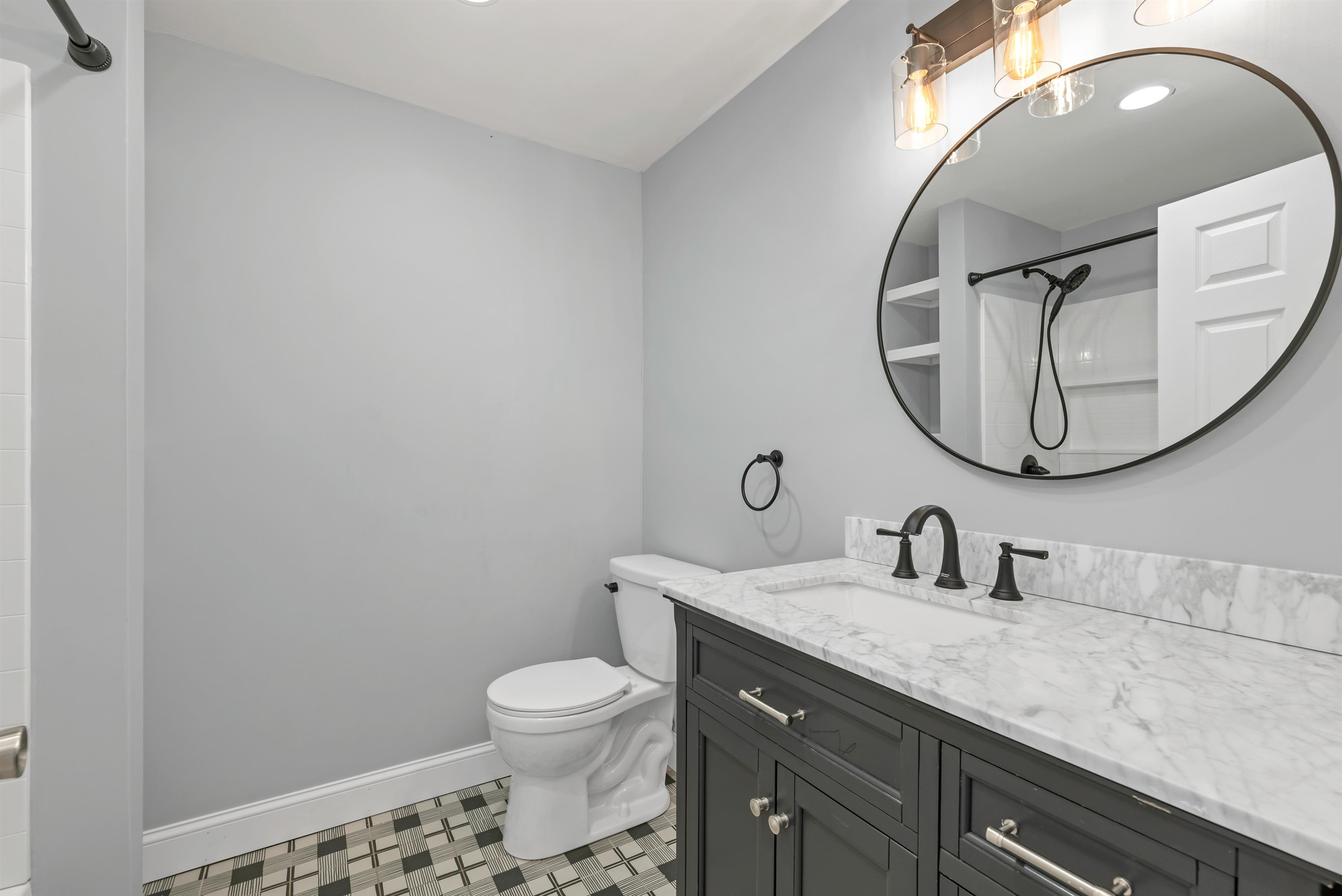 Gilford, New Hampshire 03249, United States, 3 Bedrooms Bedrooms, ,2 BathroomsBathrooms,Residential,Active,99984