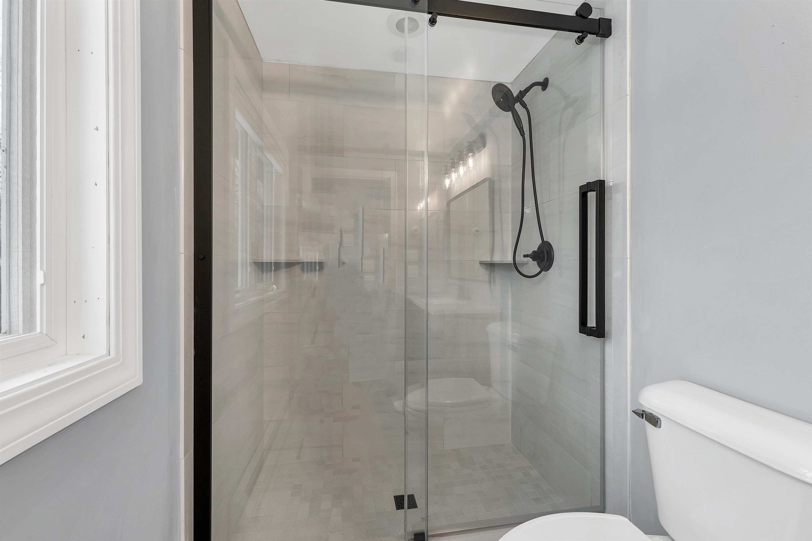 Gilford, New Hampshire 03249, United States, 3 Bedrooms Bedrooms, ,2 BathroomsBathrooms,Residential,Active,99984