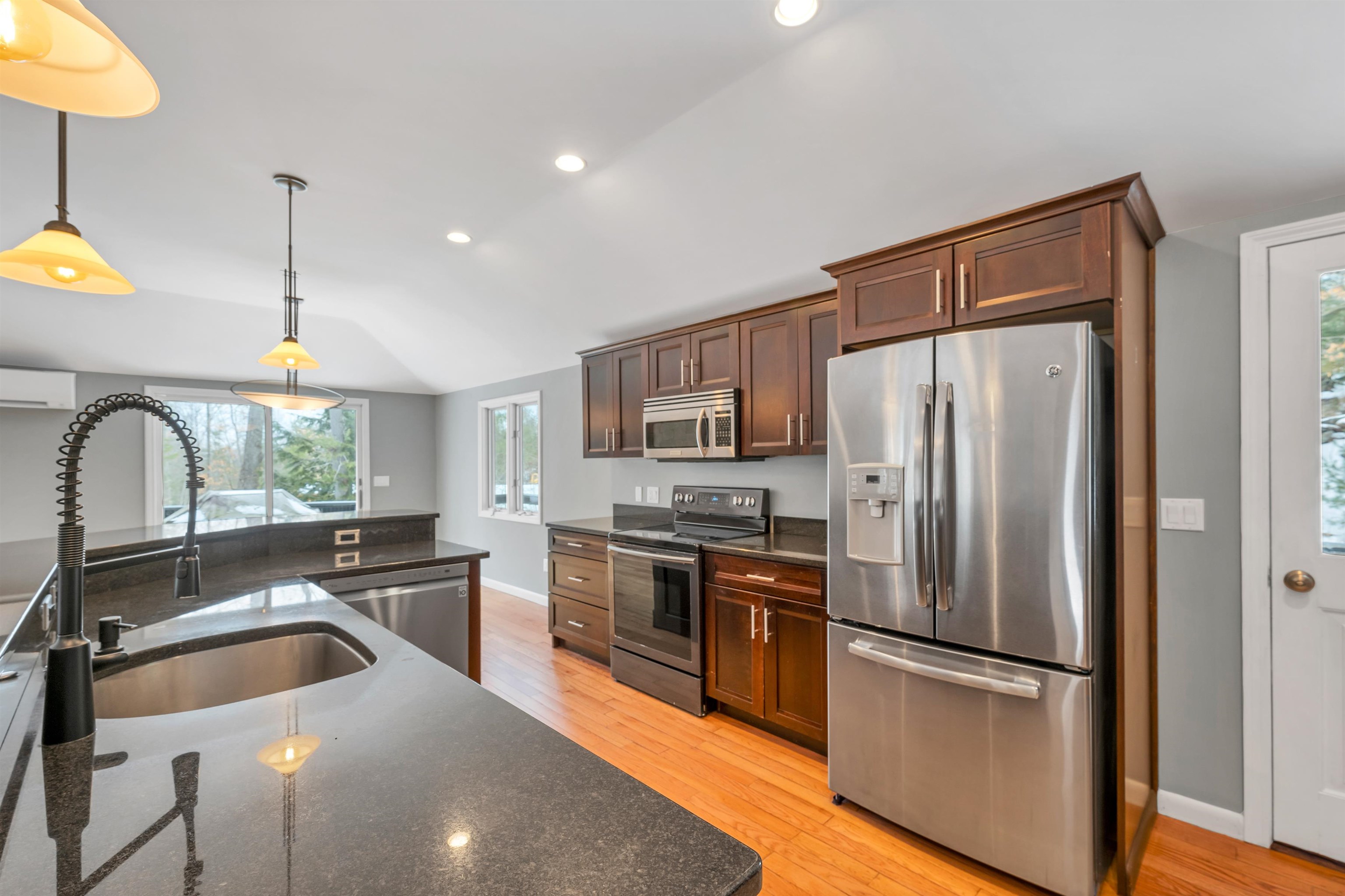 Gilford, New Hampshire 03249, United States, 3 Bedrooms Bedrooms, ,2 BathroomsBathrooms,Residential,Active,99984