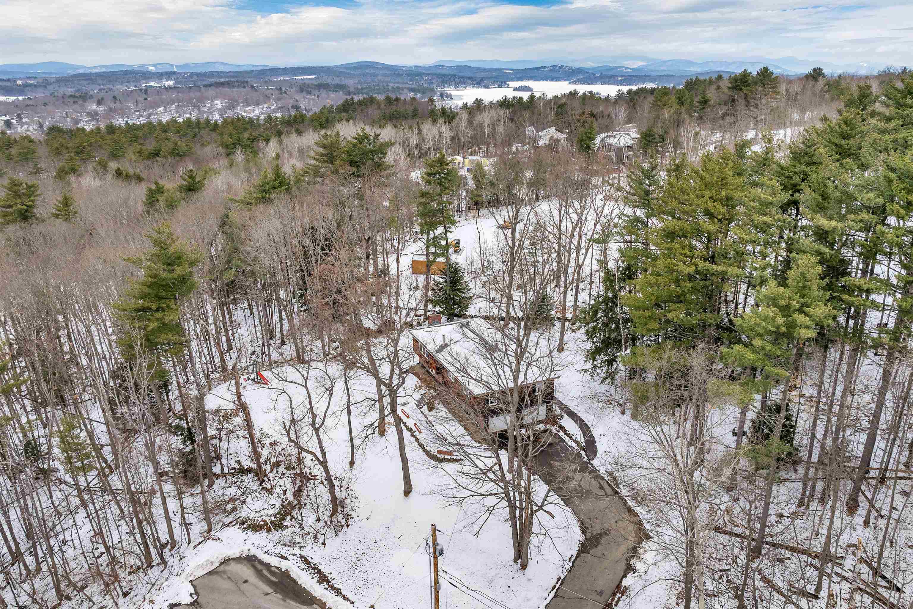 Gilford, New Hampshire 03249, United States, 3 Bedrooms Bedrooms, ,2 BathroomsBathrooms,Residential,Active,99984