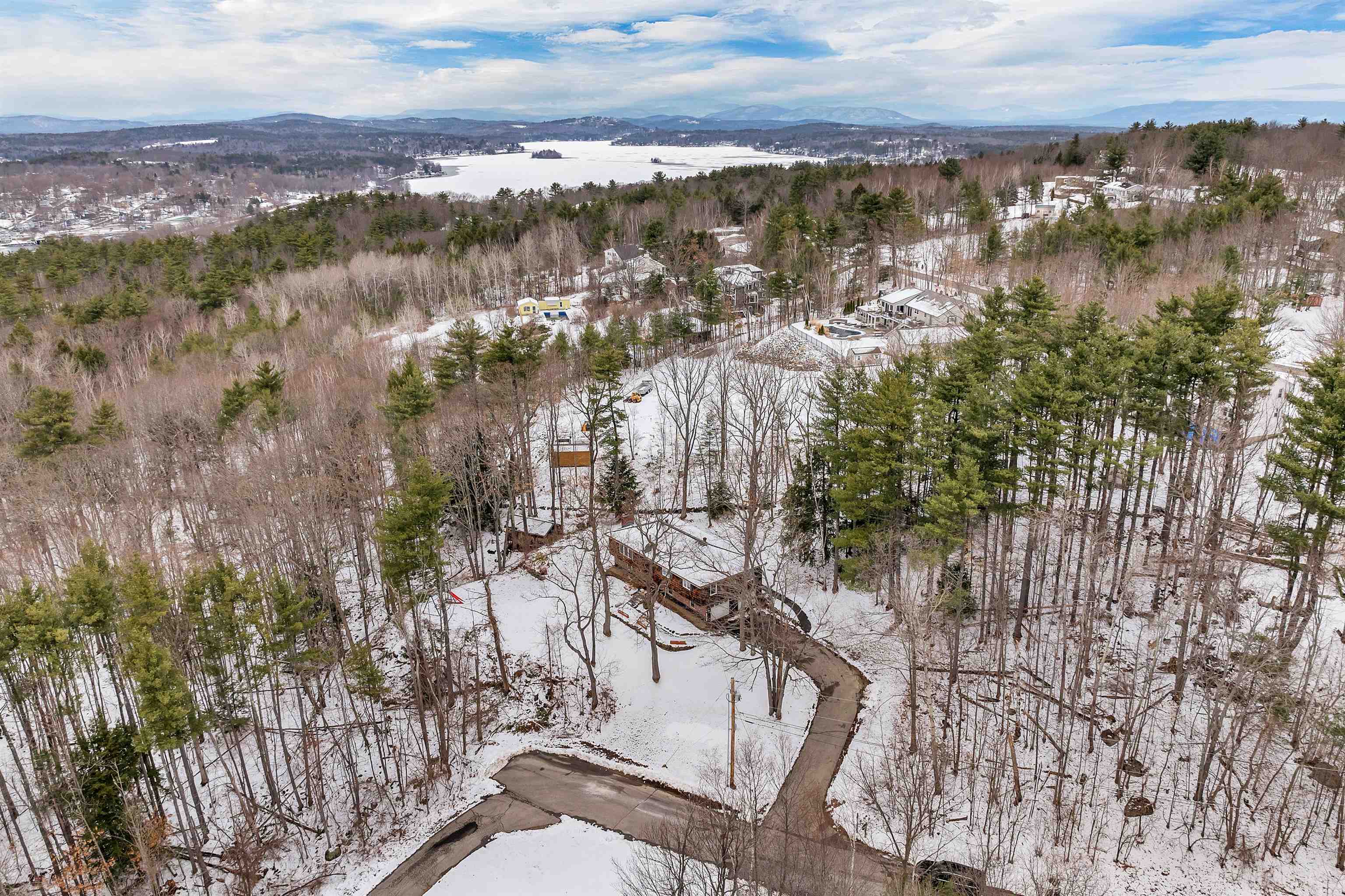 Gilford, New Hampshire 03249, United States, 3 Bedrooms Bedrooms, ,2 BathroomsBathrooms,Residential,Active,99984