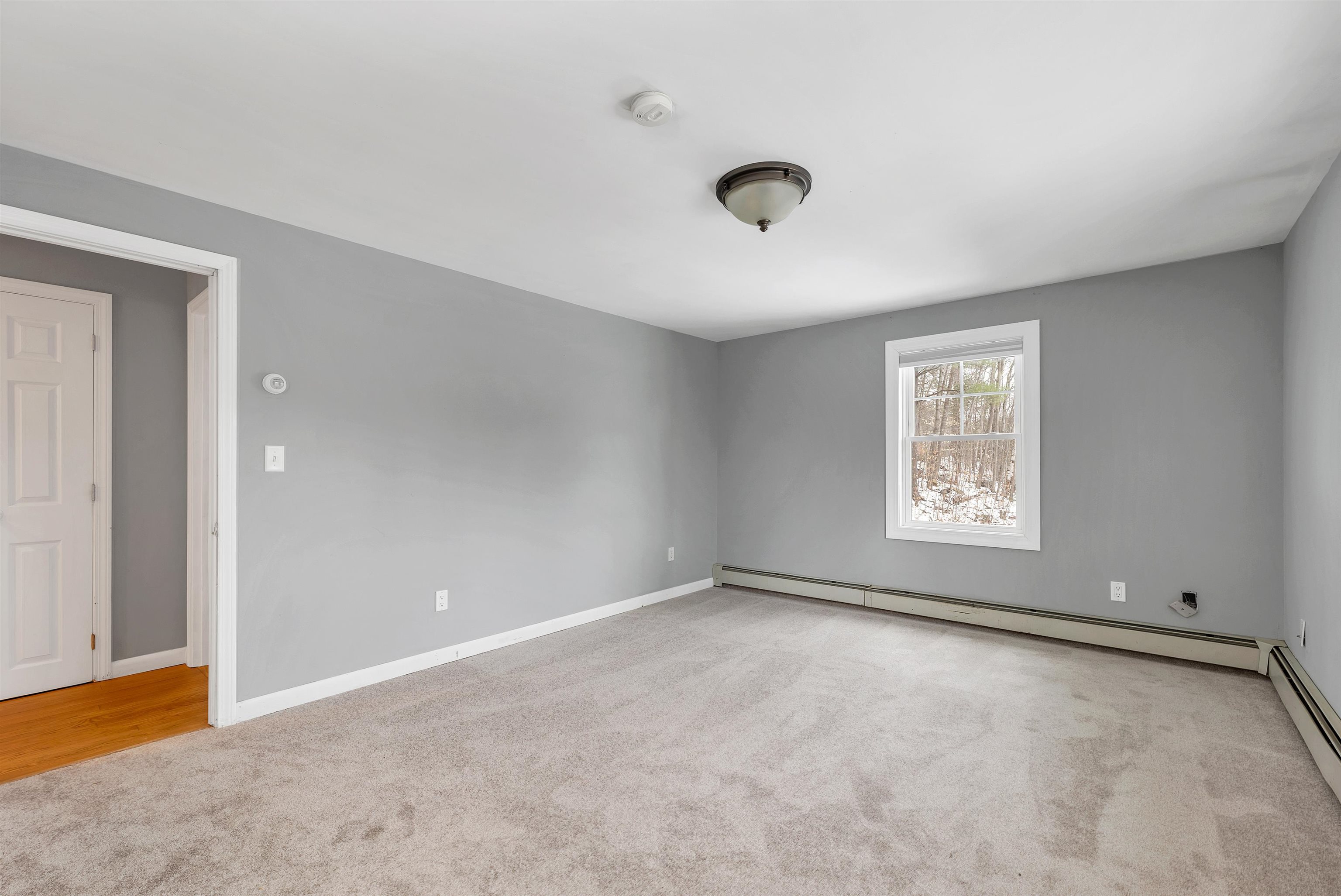 Gilford, New Hampshire 03249, United States, 3 Bedrooms Bedrooms, ,2 BathroomsBathrooms,Residential,Active,99984