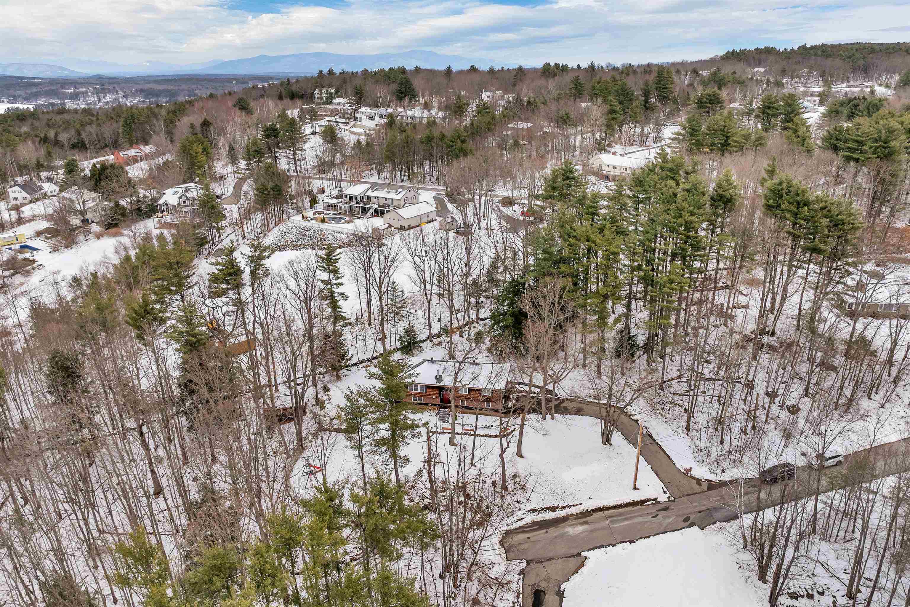 Gilford, New Hampshire 03249, United States, 3 Bedrooms Bedrooms, ,2 BathroomsBathrooms,Residential,Active,99984