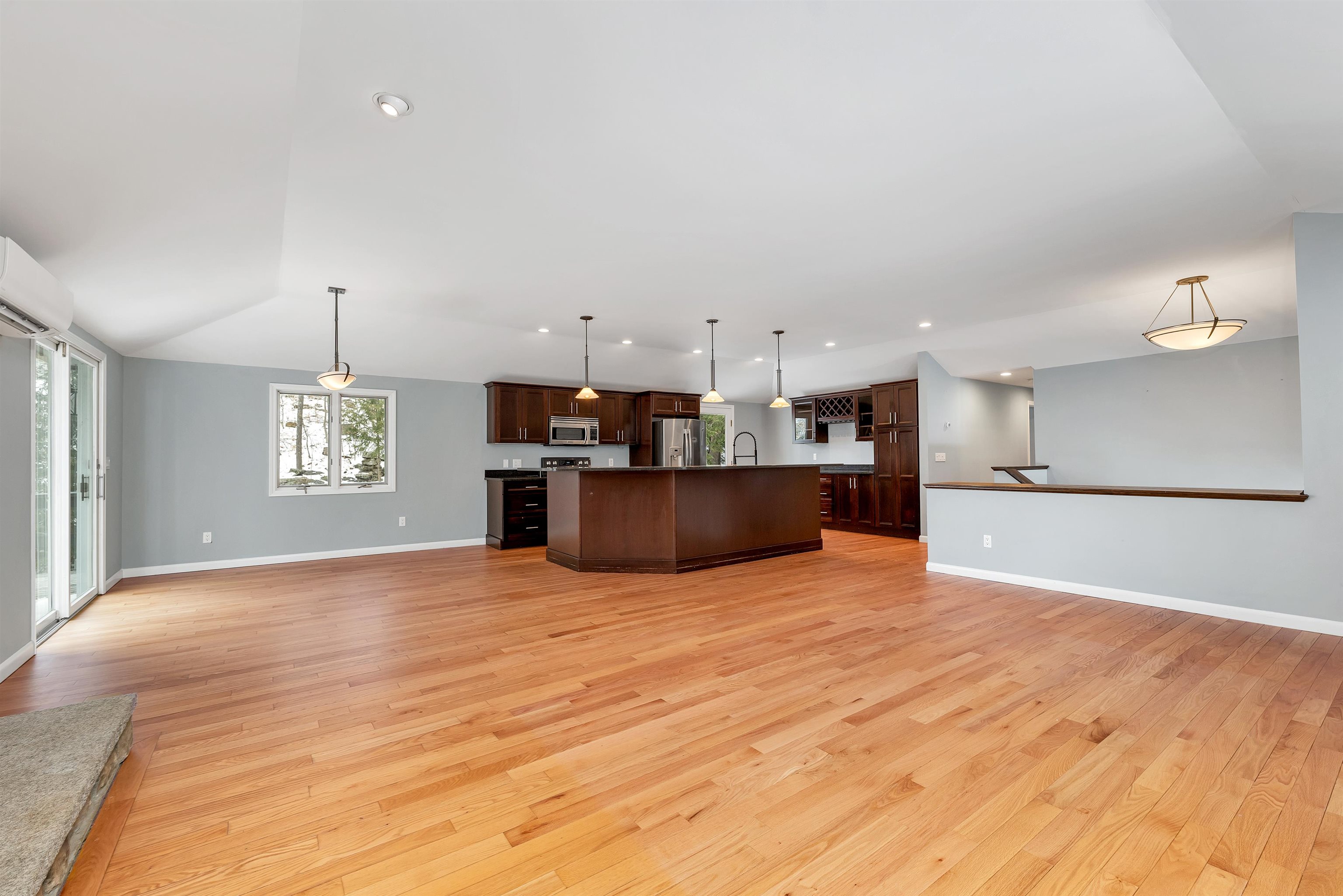 Gilford, New Hampshire 03249, United States, 3 Bedrooms Bedrooms, ,2 BathroomsBathrooms,Residential,Active,99984