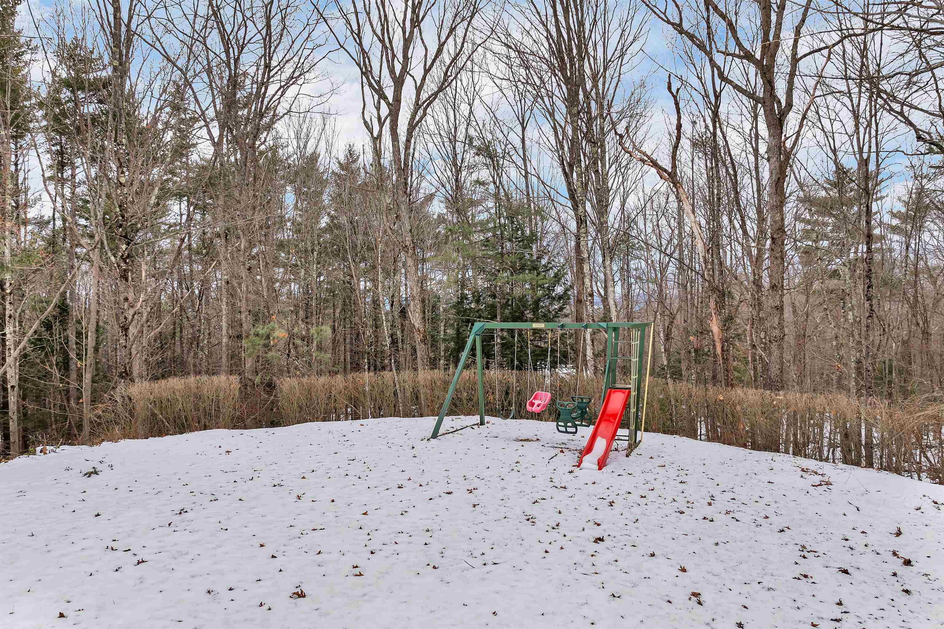 Gilford, New Hampshire 03249, United States, 3 Bedrooms Bedrooms, ,2 BathroomsBathrooms,Residential,Active,99984