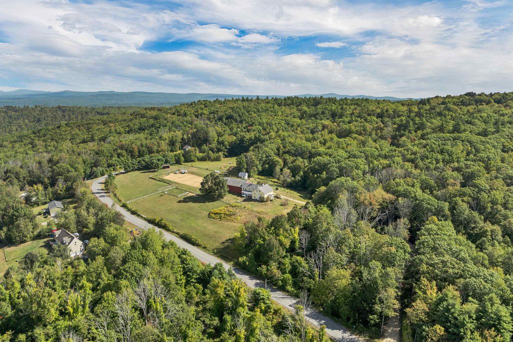 Photo of 28 Sanderson Drive, Pittsfield, NH 03263 (MLS # 5061950)
