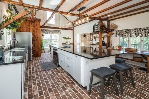 6948 US Rte 7 Road Pittsford VT 05763