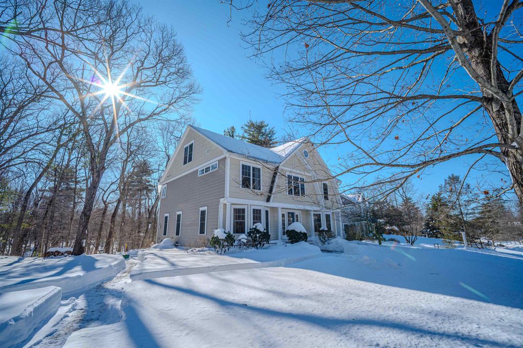 Photo of 3 Chisholm Farm Drive, Stratham, NH 03885 (MLS # 5075504)