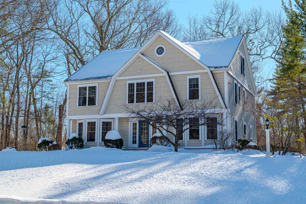 Photo of 3 Chisholm Farm Drive, Stratham, NH 03885 (MLS # 5075504)