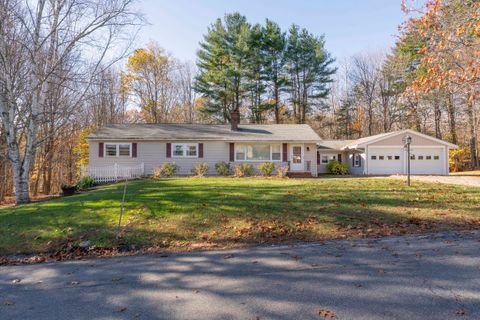 22 Jewell Street South Hampton NH 03858