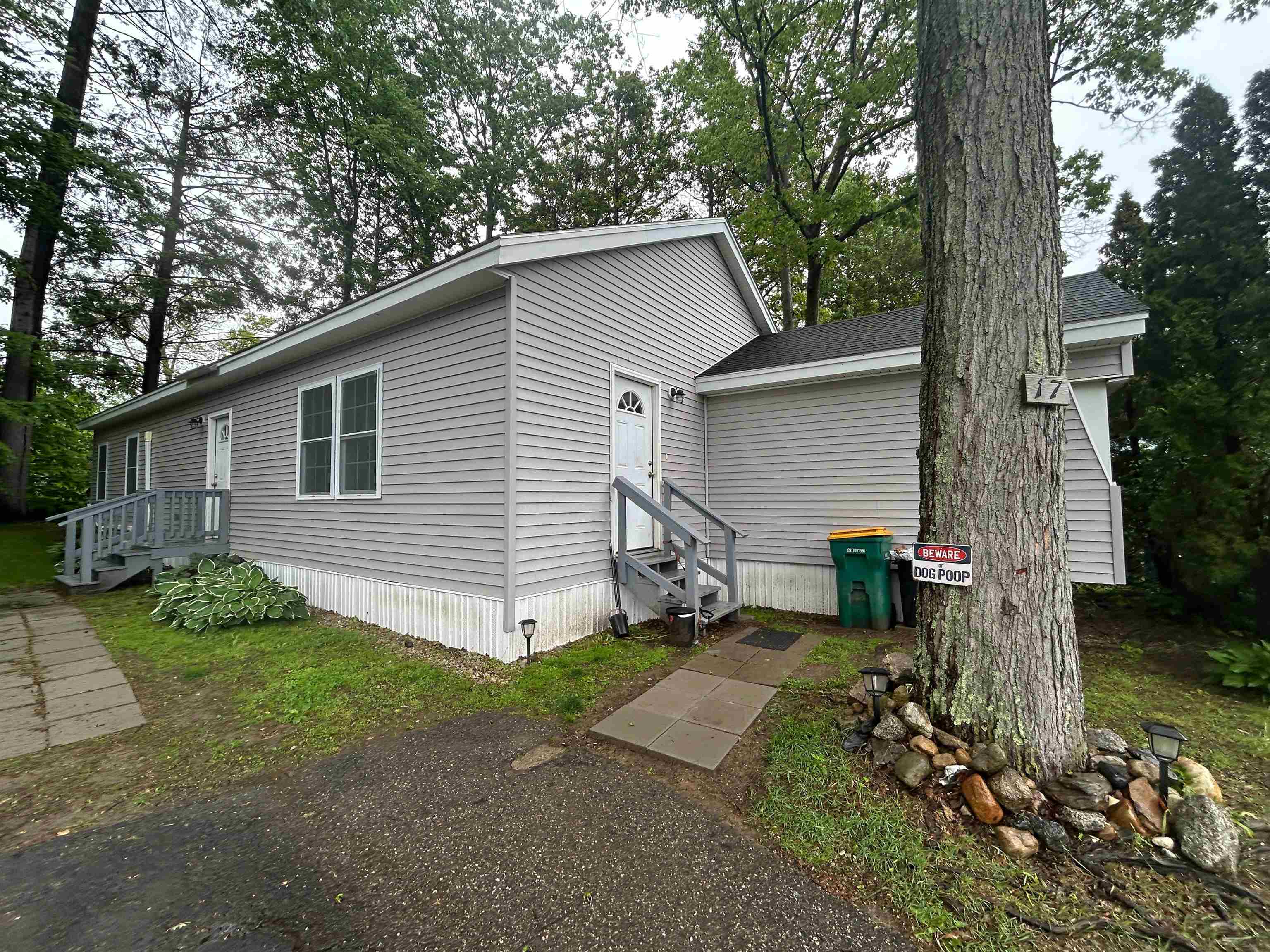 17 South Fuchsia Drive