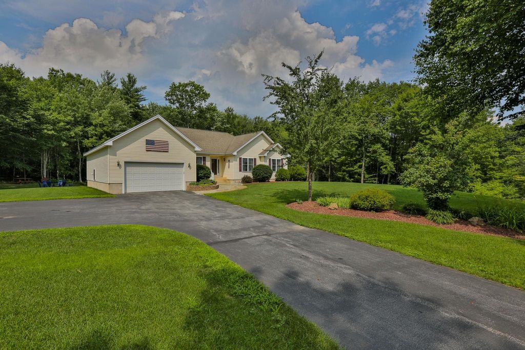Photo of 303 Lords Mill Road, Epsom, NH 03234 (MLS # 5087260)