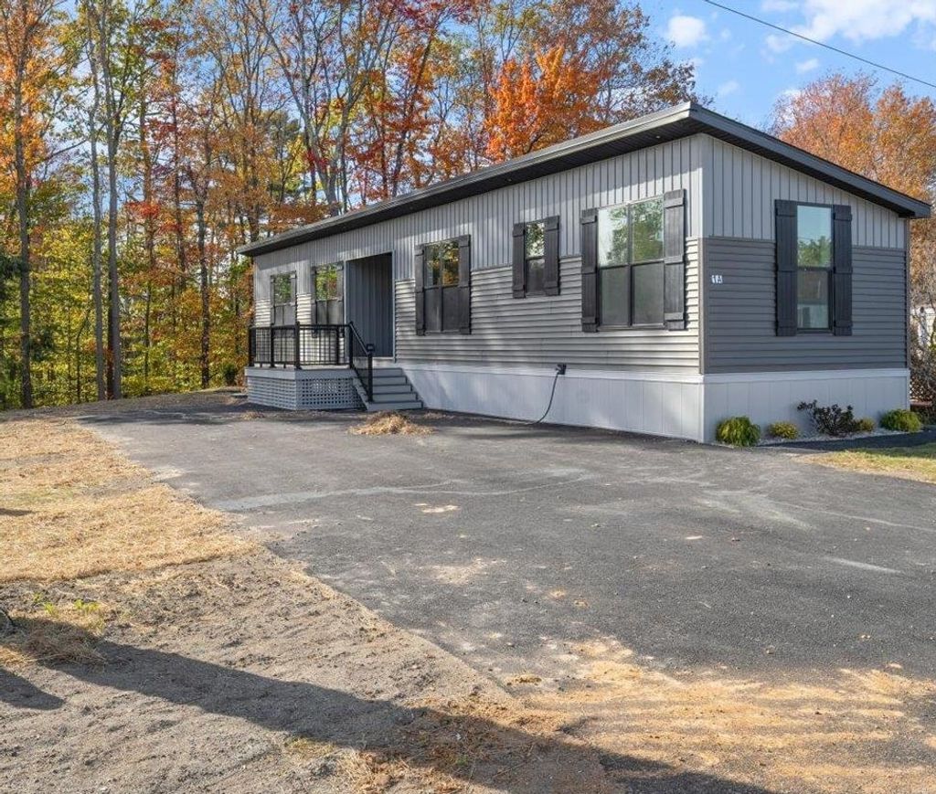 Photo of 843 High Street #1A, Candia, NH 03034 (MLS # 5066708)