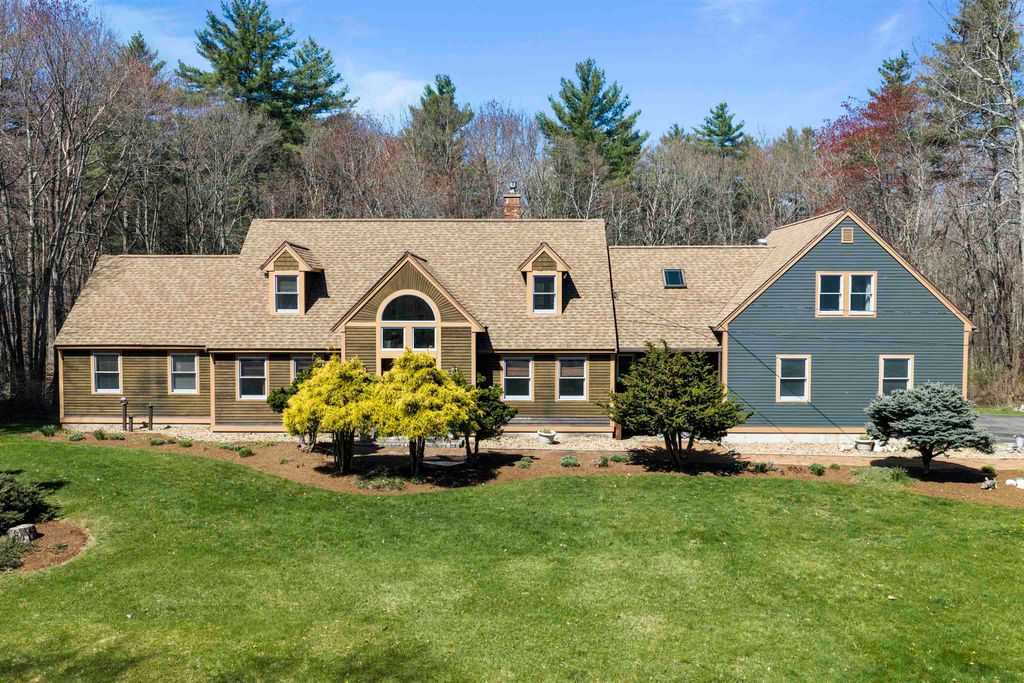 Photo of 17 Madison Avenue, Kingston, NH 03848 (MLS # 5085811)