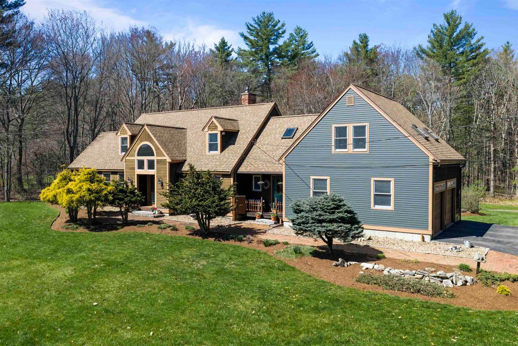 Photo of 17 Madison Avenue, Kingston, NH 03848 (MLS # 5085811)