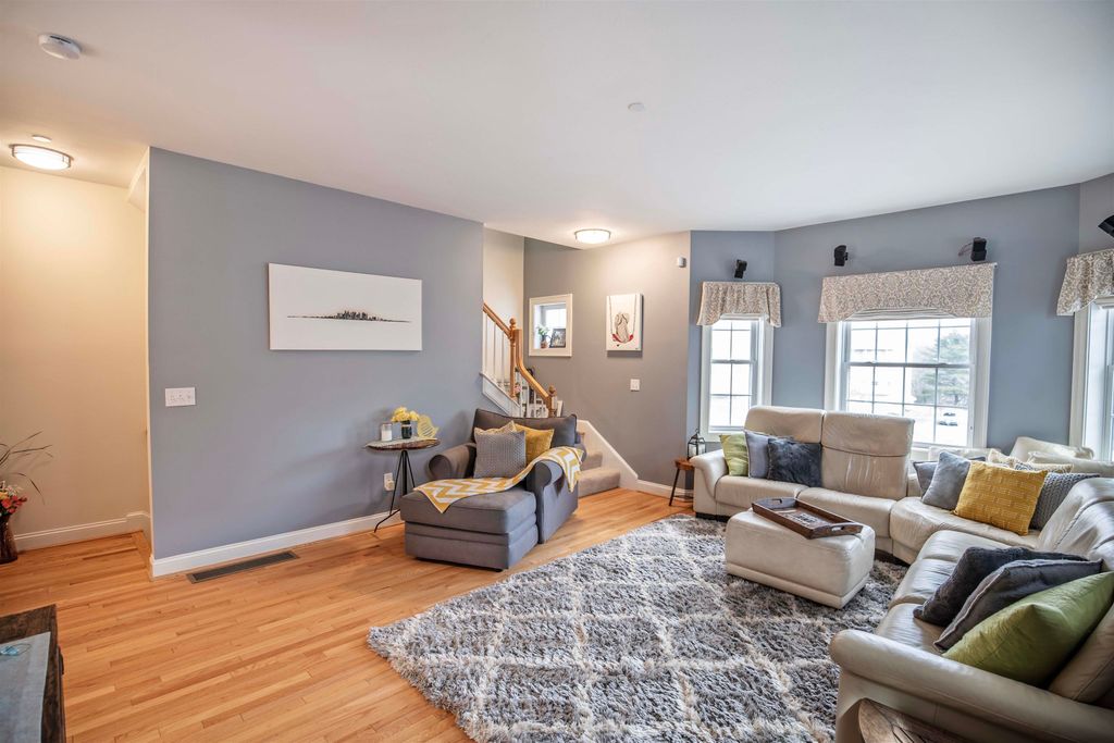 Photo of 81 N High Street #6, Derry, NH 03038 (MLS # 5064145)