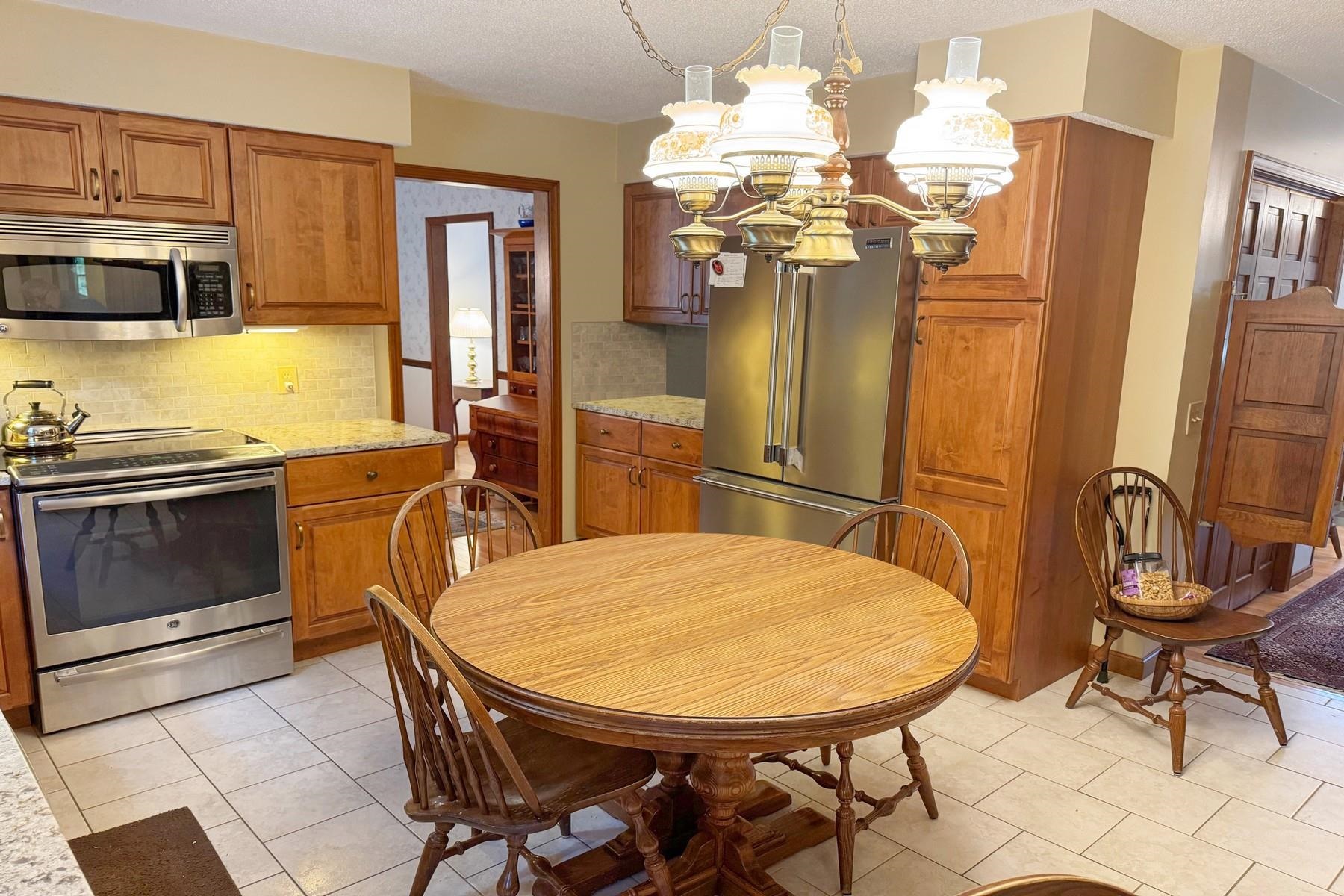 27 Georgeanna Boulevard