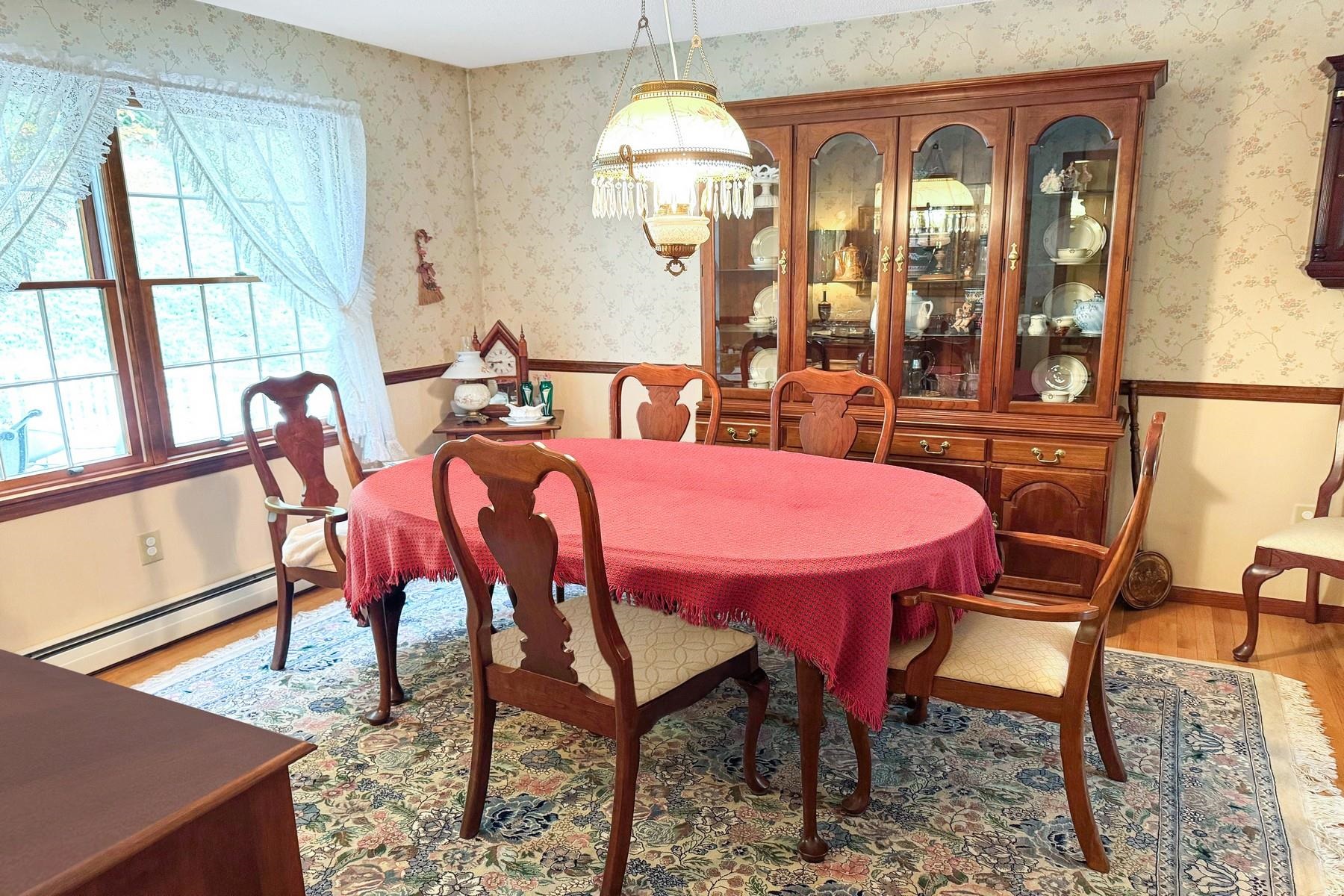 27 Georgeanna Boulevard