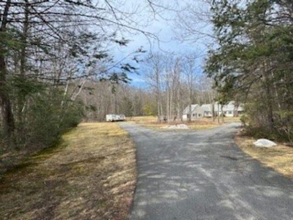Photo of 99 Cambridge Road, Bedford, NH 03110 (MLS # 5039948)
