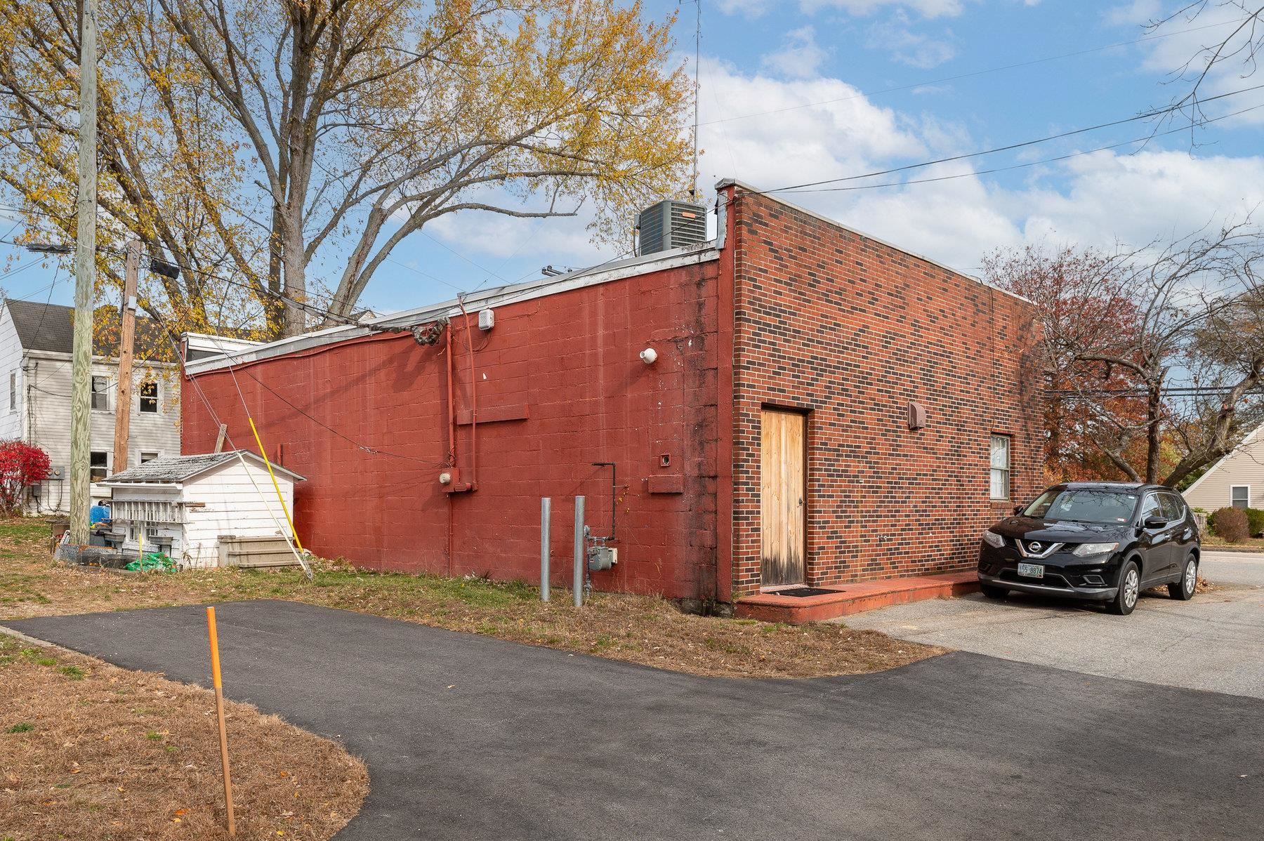 1290 Woodbury Avenue