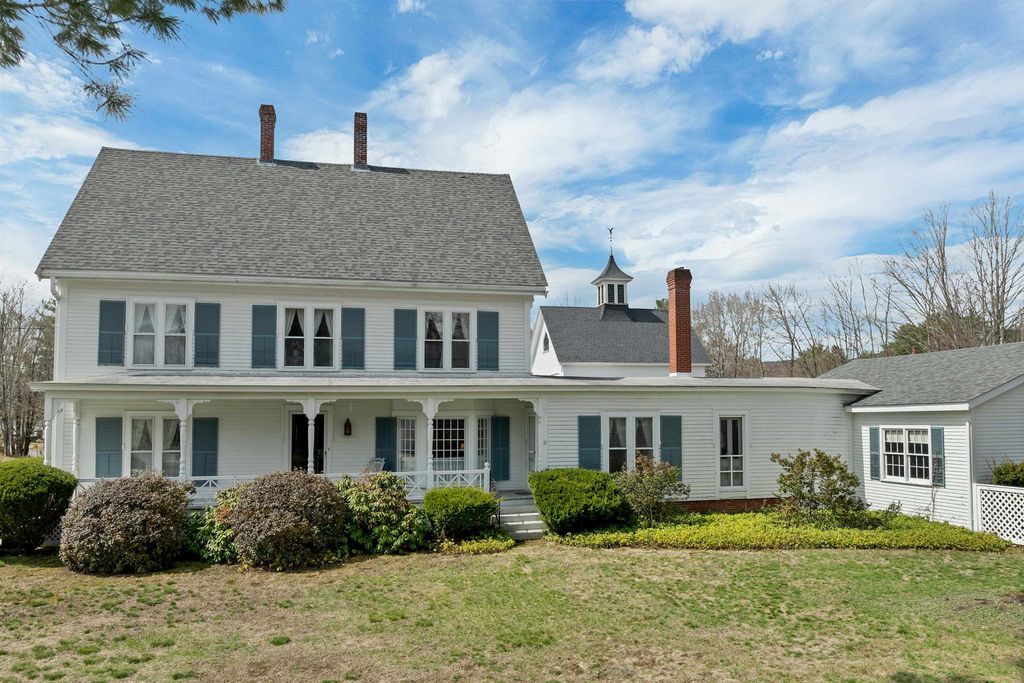 Photo of 19 Church Street, Alton, NH 03809 (MLS # 5084860)