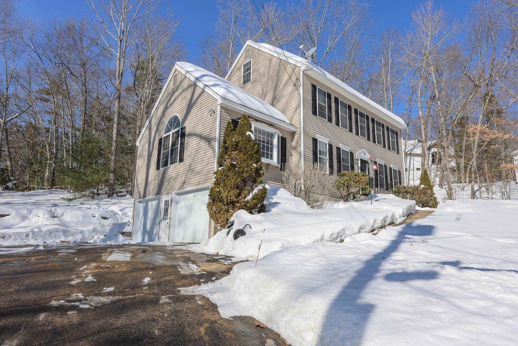 Photo of 10 Jade Drive, Danville, NH 03819 (MLS # 5076309)