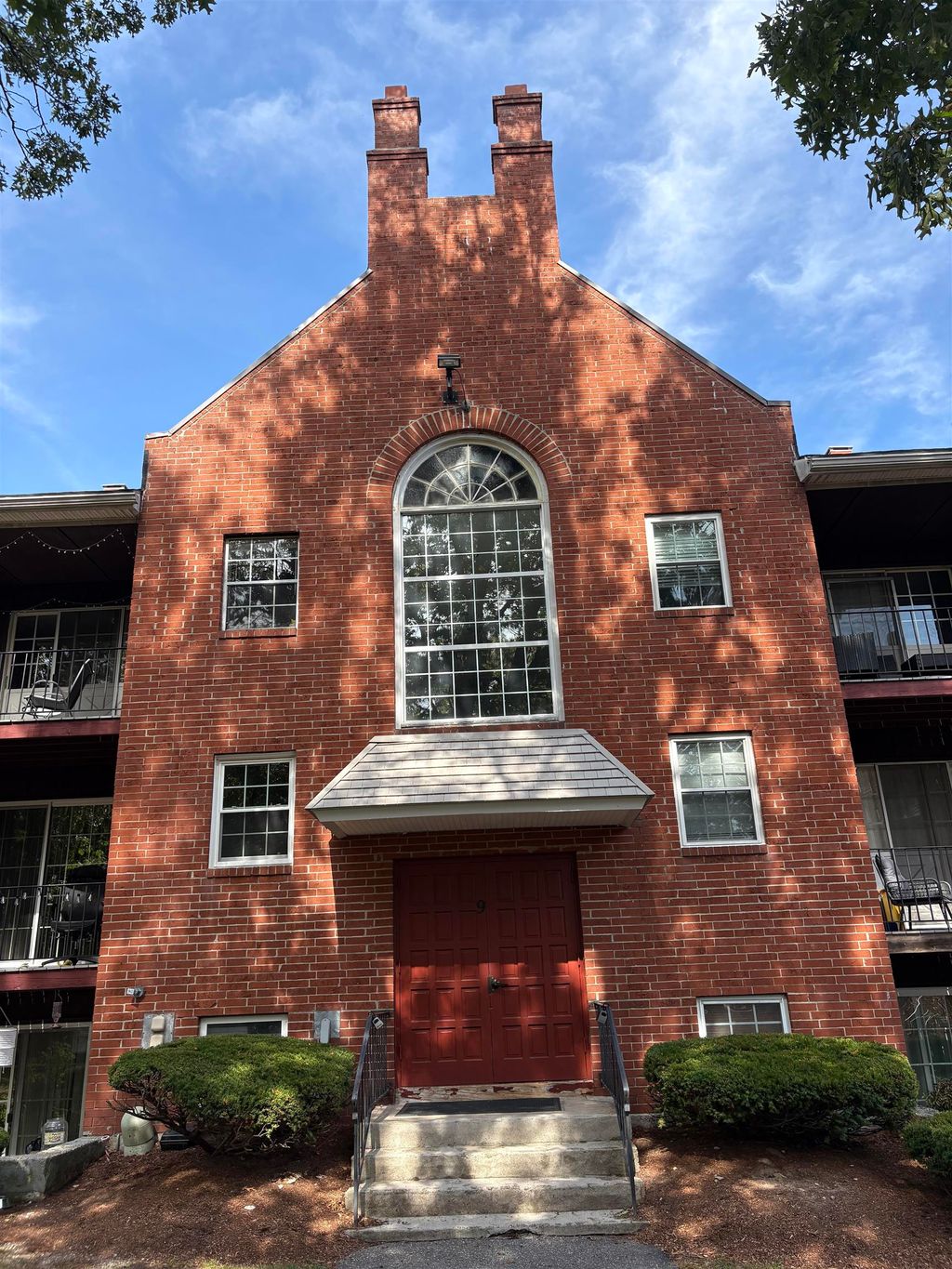 Photo of 9 Louisburg Square #2, Nashua, NH 03060 (MLS # 5063282)