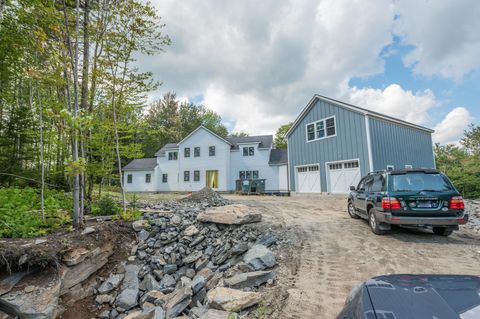 Photo of 29 Mountain Ridge Drive, Wilmington, VT 05363 (MLS # 5068740)