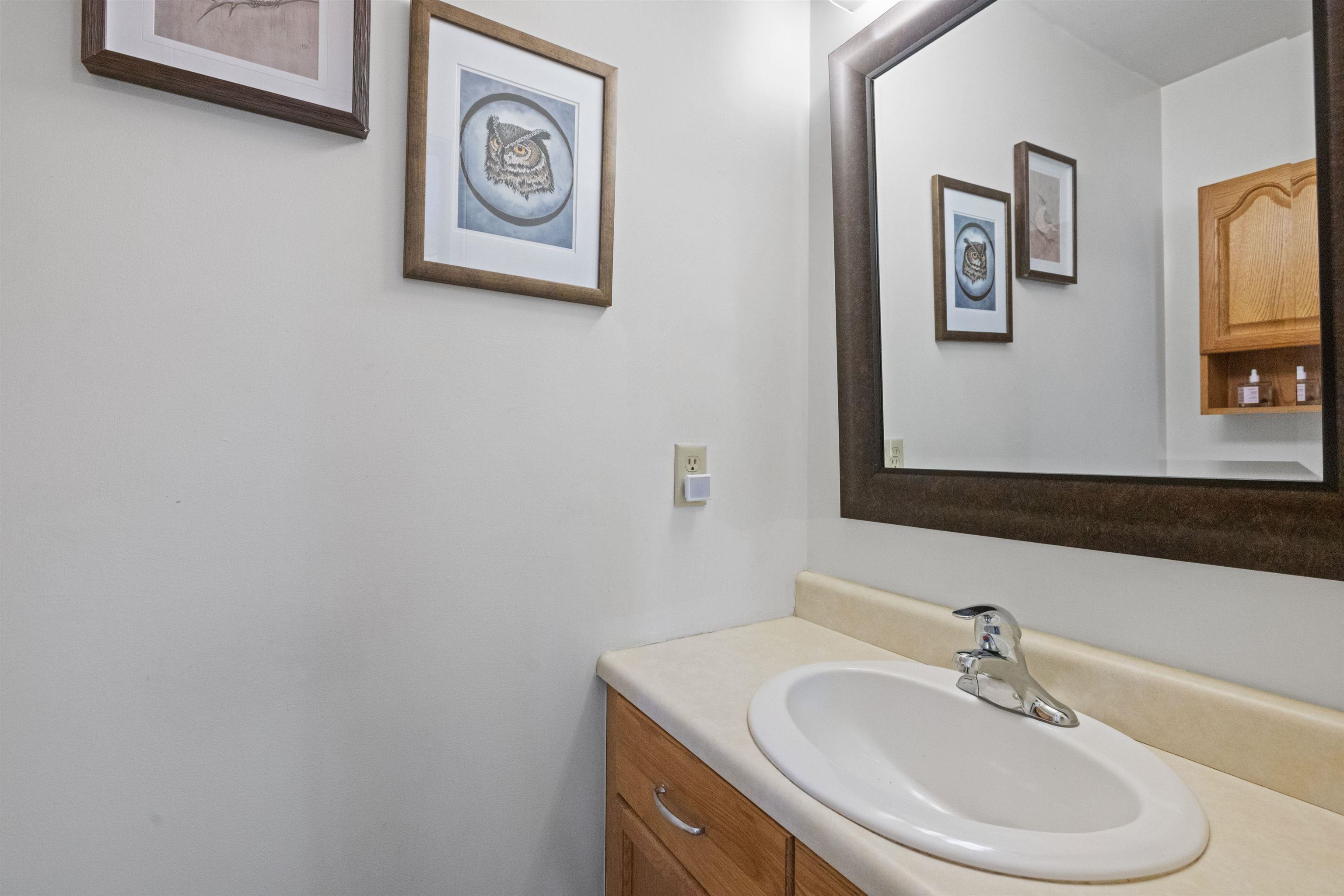 Goffstown, New Hampshire 03045, United States, 2 Bedrooms Bedrooms, ,2 BathroomsBathrooms,Residential,Pending,153856