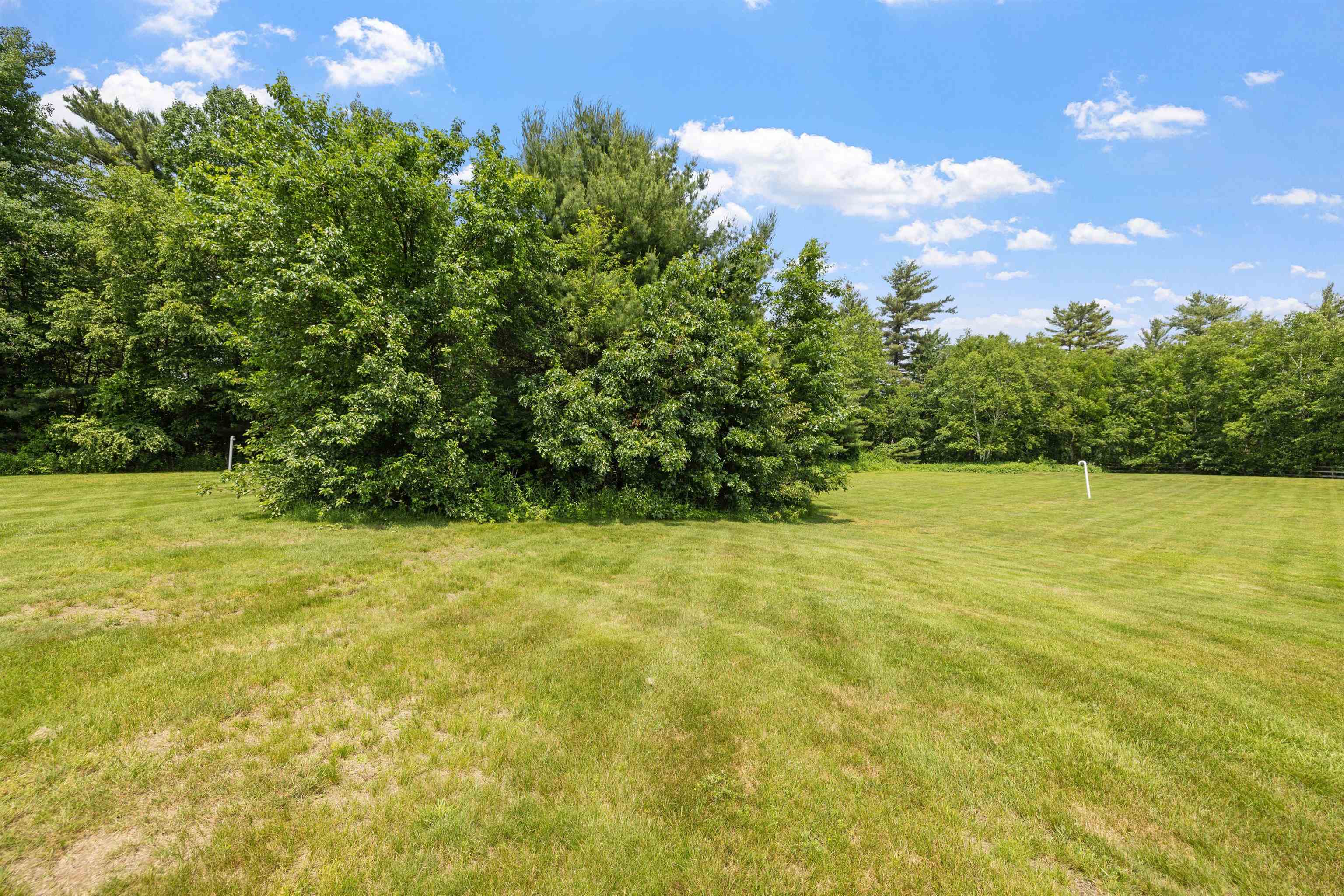 Goffstown, New Hampshire 03045, United States, 2 Bedrooms Bedrooms, ,2 BathroomsBathrooms,Residential,Pending,153856