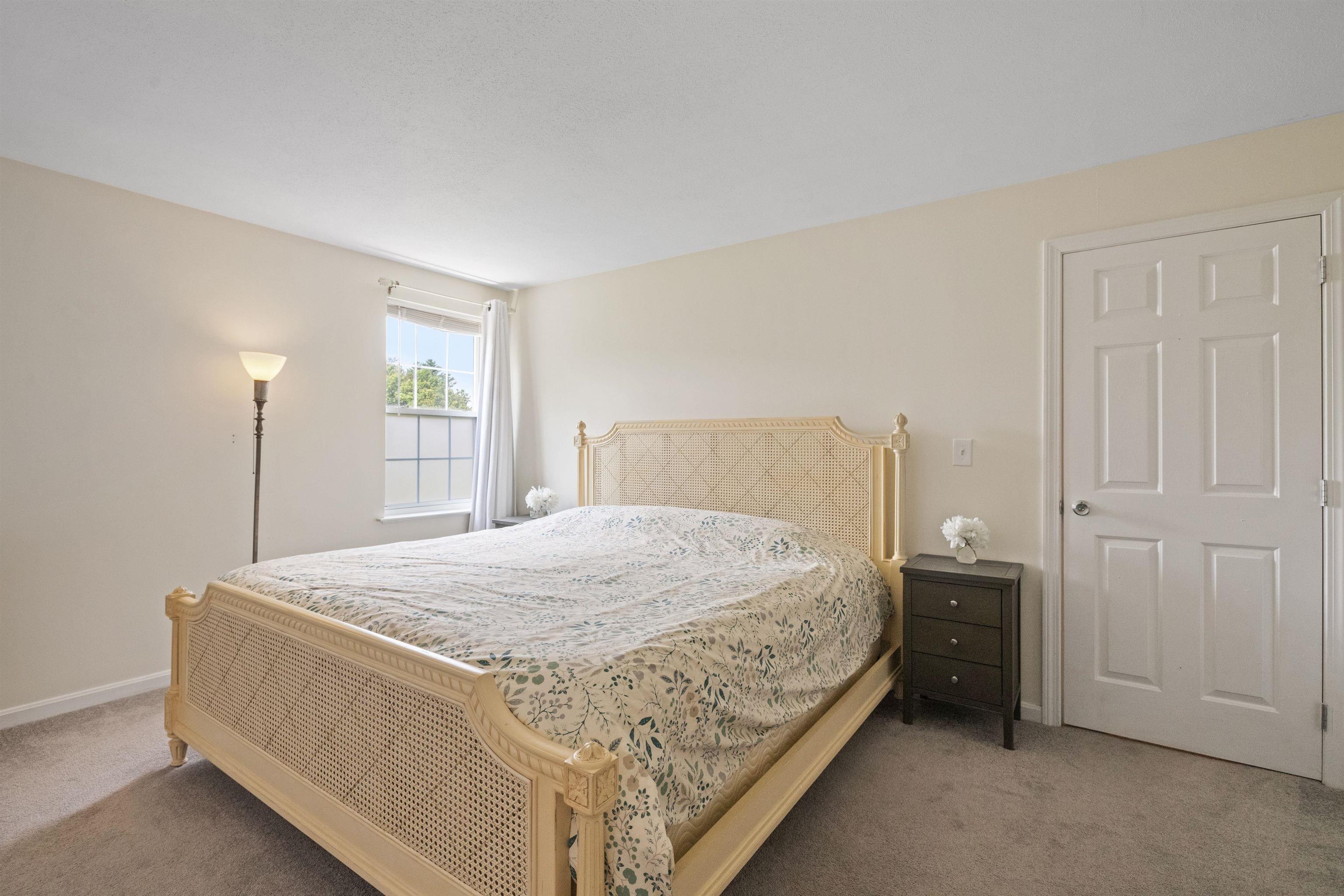 Goffstown, New Hampshire 03045, United States, 2 Bedrooms Bedrooms, ,2 BathroomsBathrooms,Residential,Pending,153856