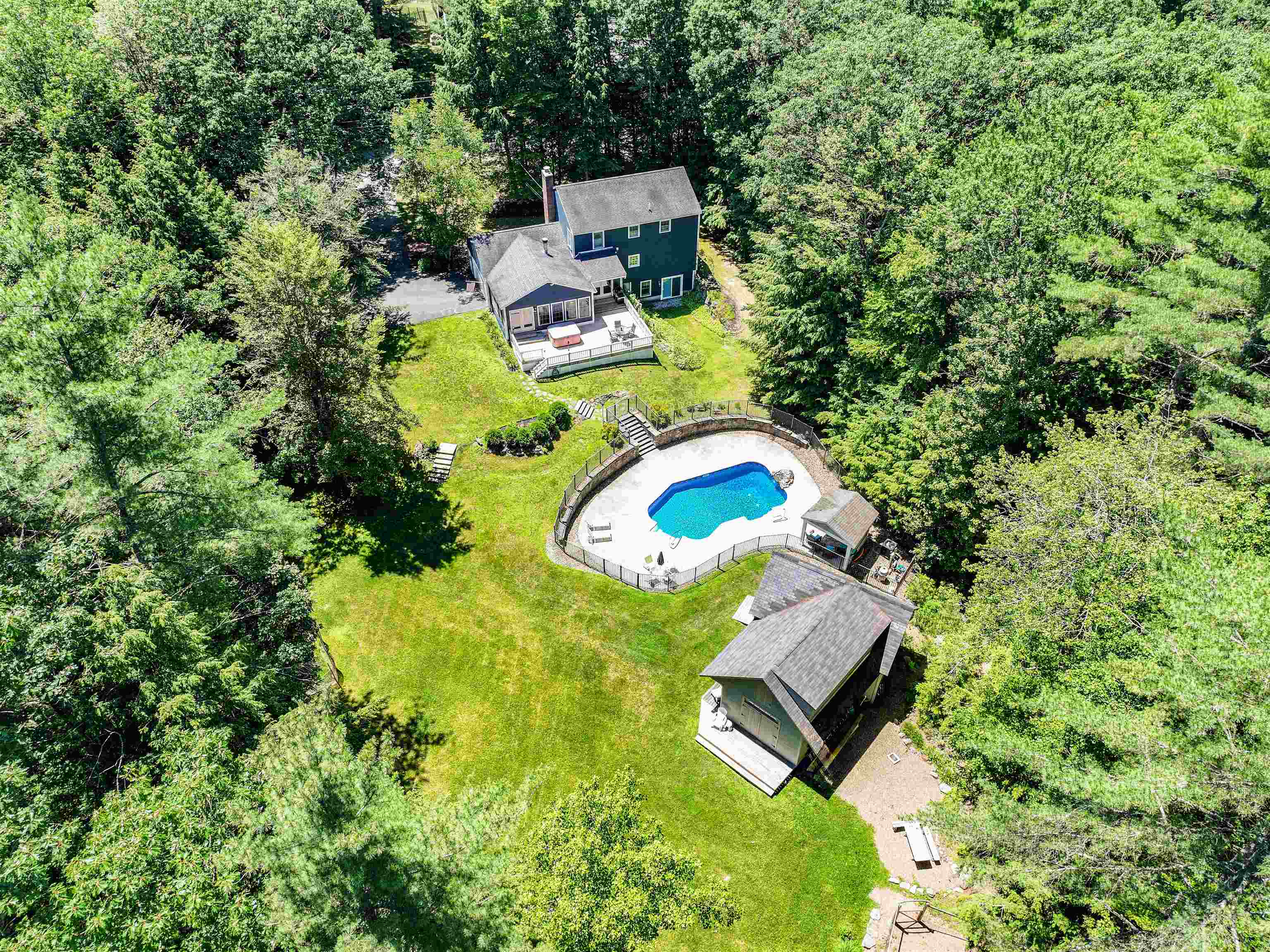 8 Essex Drive