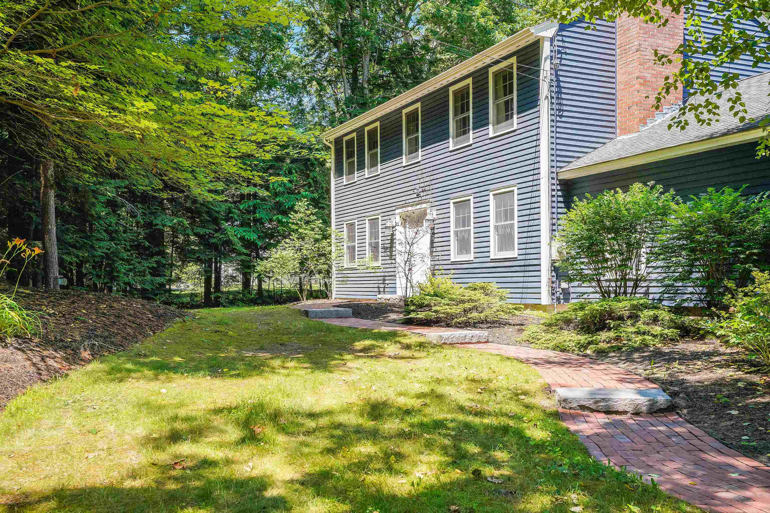 8 Essex Drive