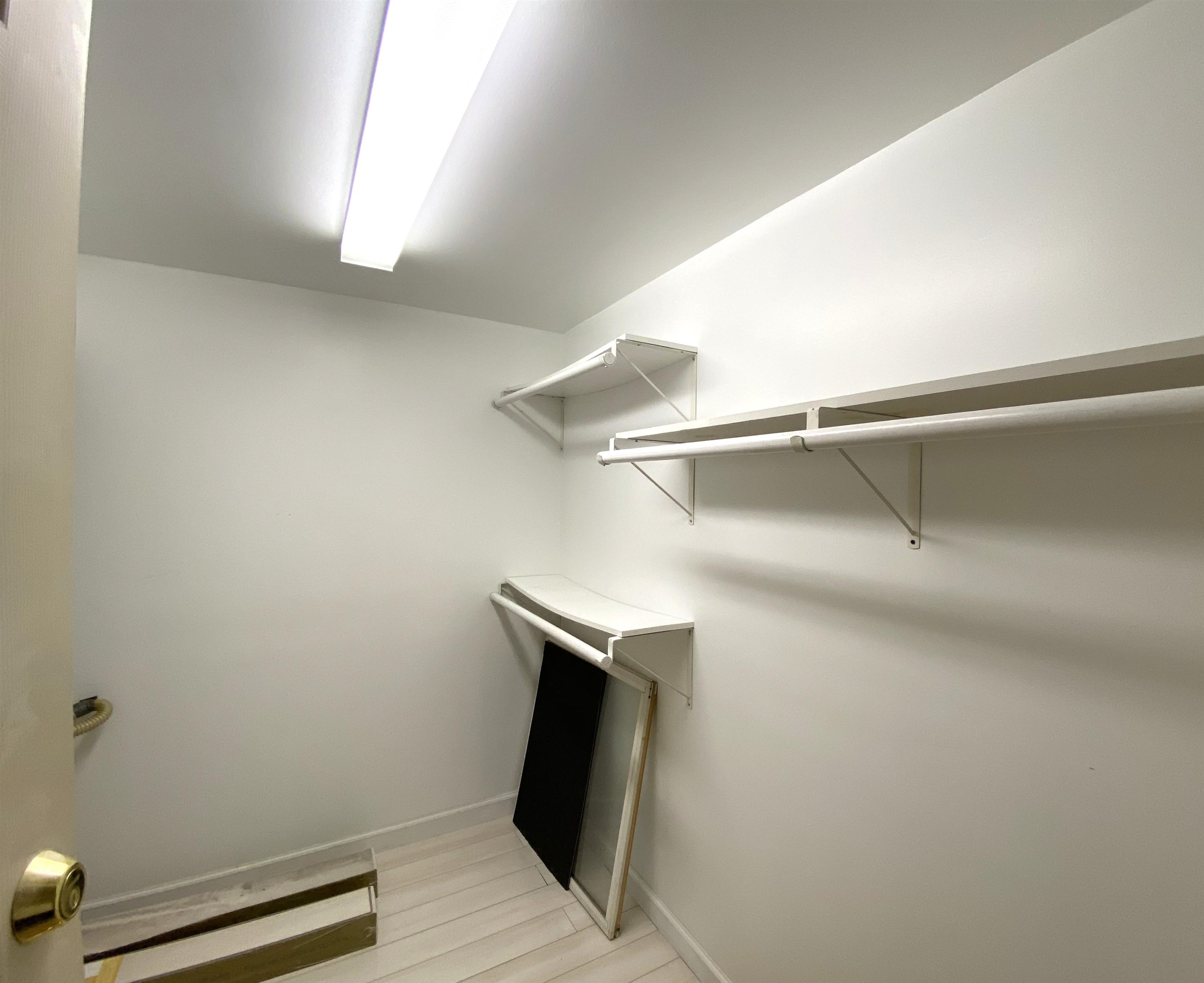 Middlebury, Vermont 05753, United States, 2 Bedrooms Bedrooms, ,1 BathroomBathrooms,Residential,Pending,201146