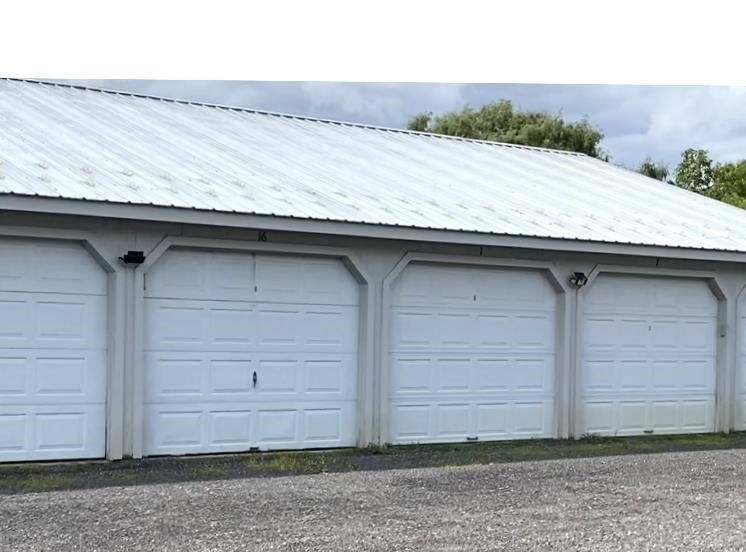 Middlebury, Vermont 05753, United States, 2 Bedrooms Bedrooms, ,1 BathroomBathrooms,Residential,Pending,201146