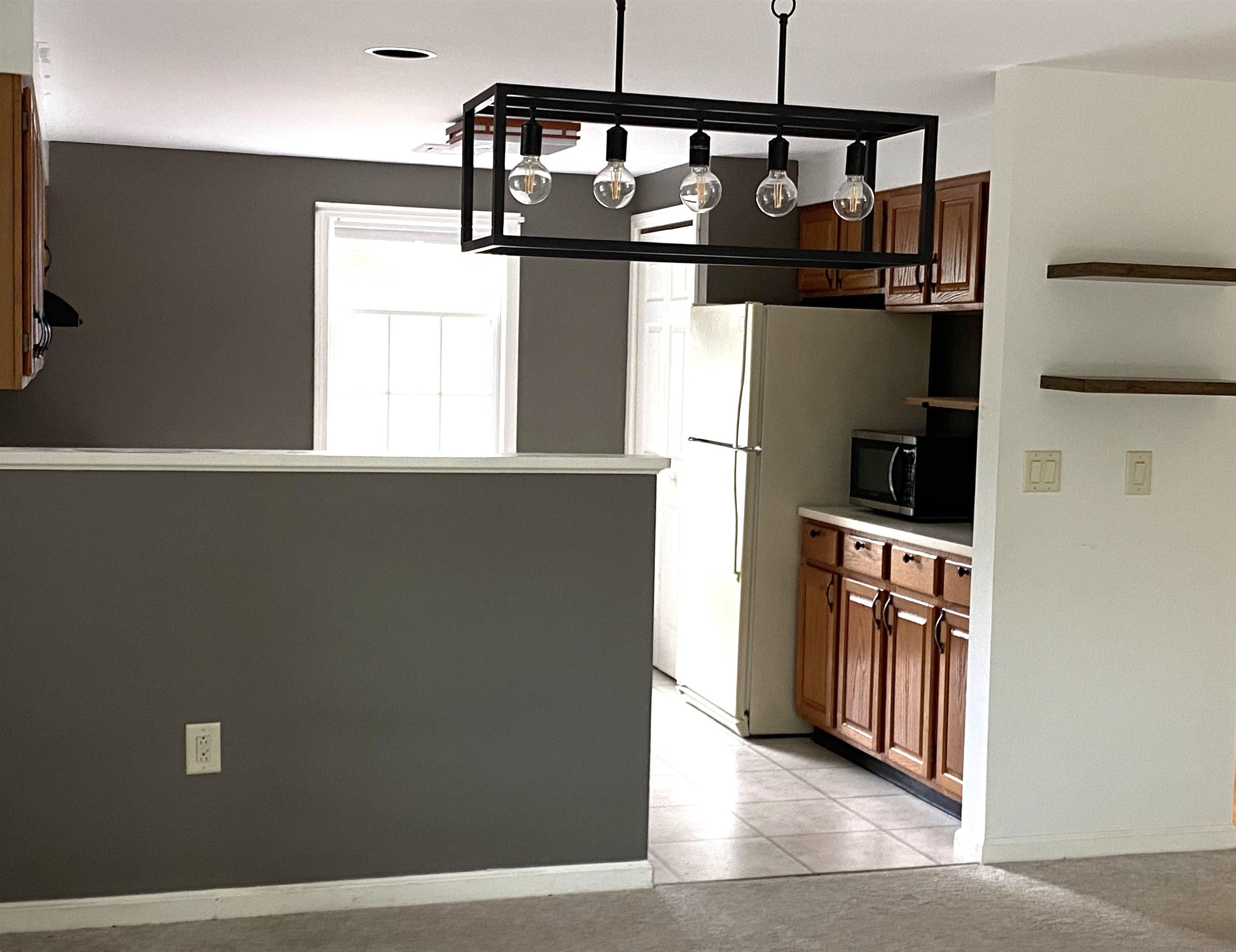 Middlebury, Vermont 05753, United States, 2 Bedrooms Bedrooms, ,1 BathroomBathrooms,Residential,Pending,201146