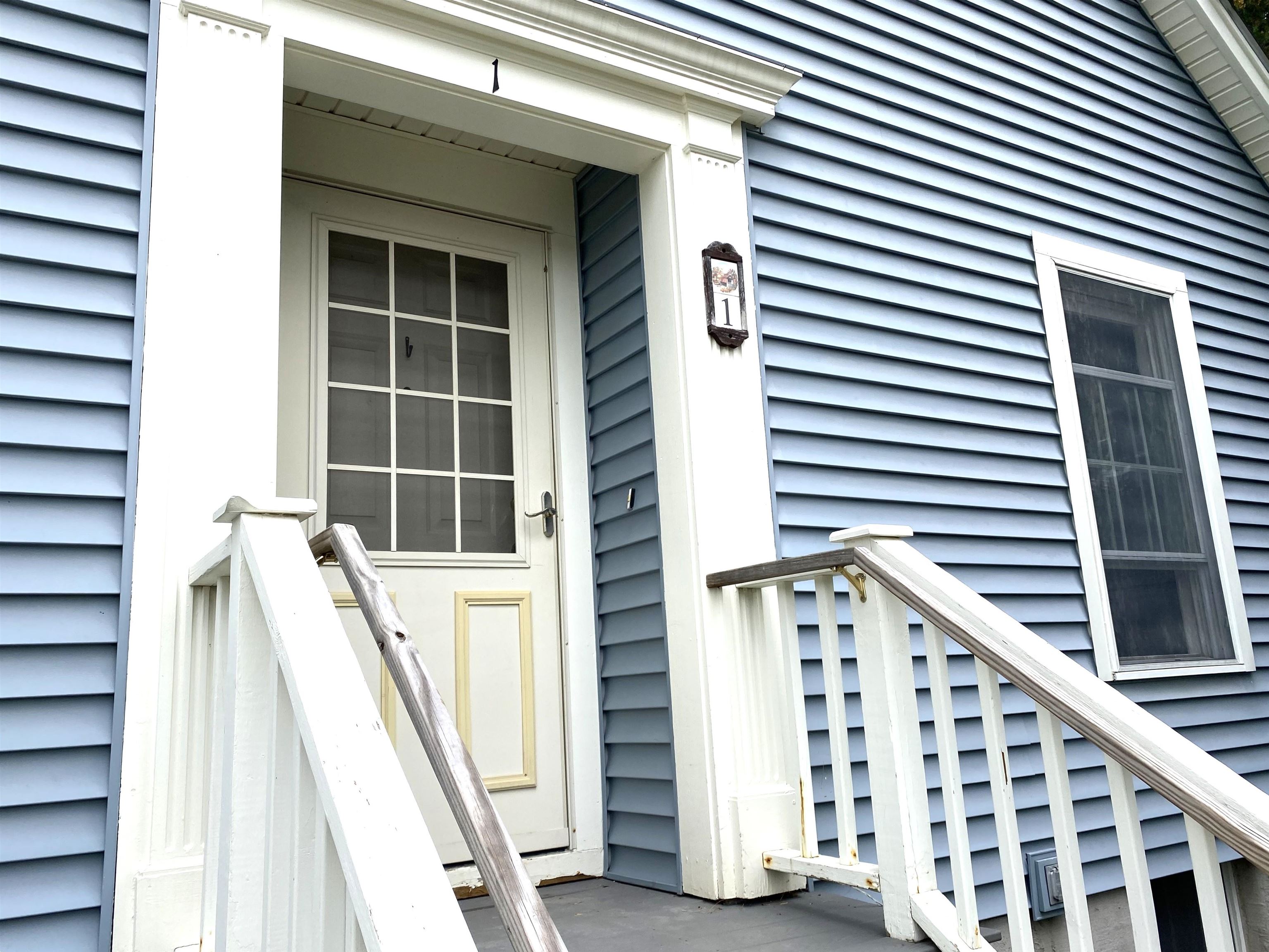 Middlebury, Vermont 05753, United States, 2 Bedrooms Bedrooms, ,1 BathroomBathrooms,Residential,Pending,201146