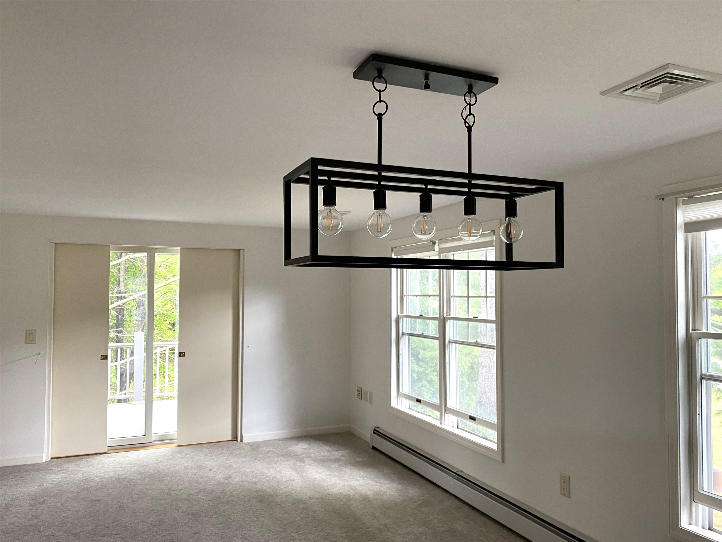 Middlebury, Vermont 05753, United States, 2 Bedrooms Bedrooms, ,1 BathroomBathrooms,Residential,Pending,201146