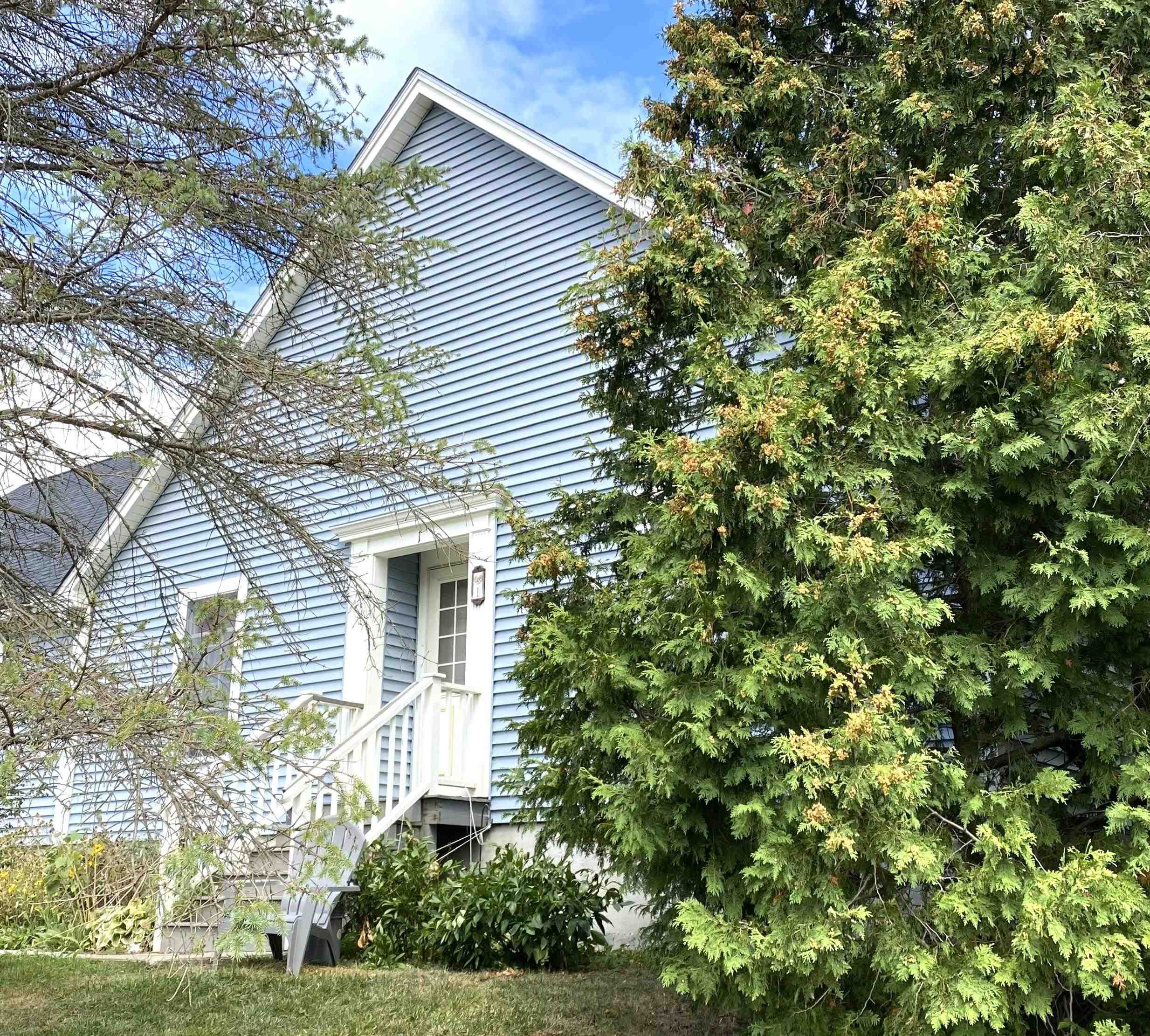 Middlebury, Vermont 05753, United States, 2 Bedrooms Bedrooms, ,1 BathroomBathrooms,Residential,Pending,201146