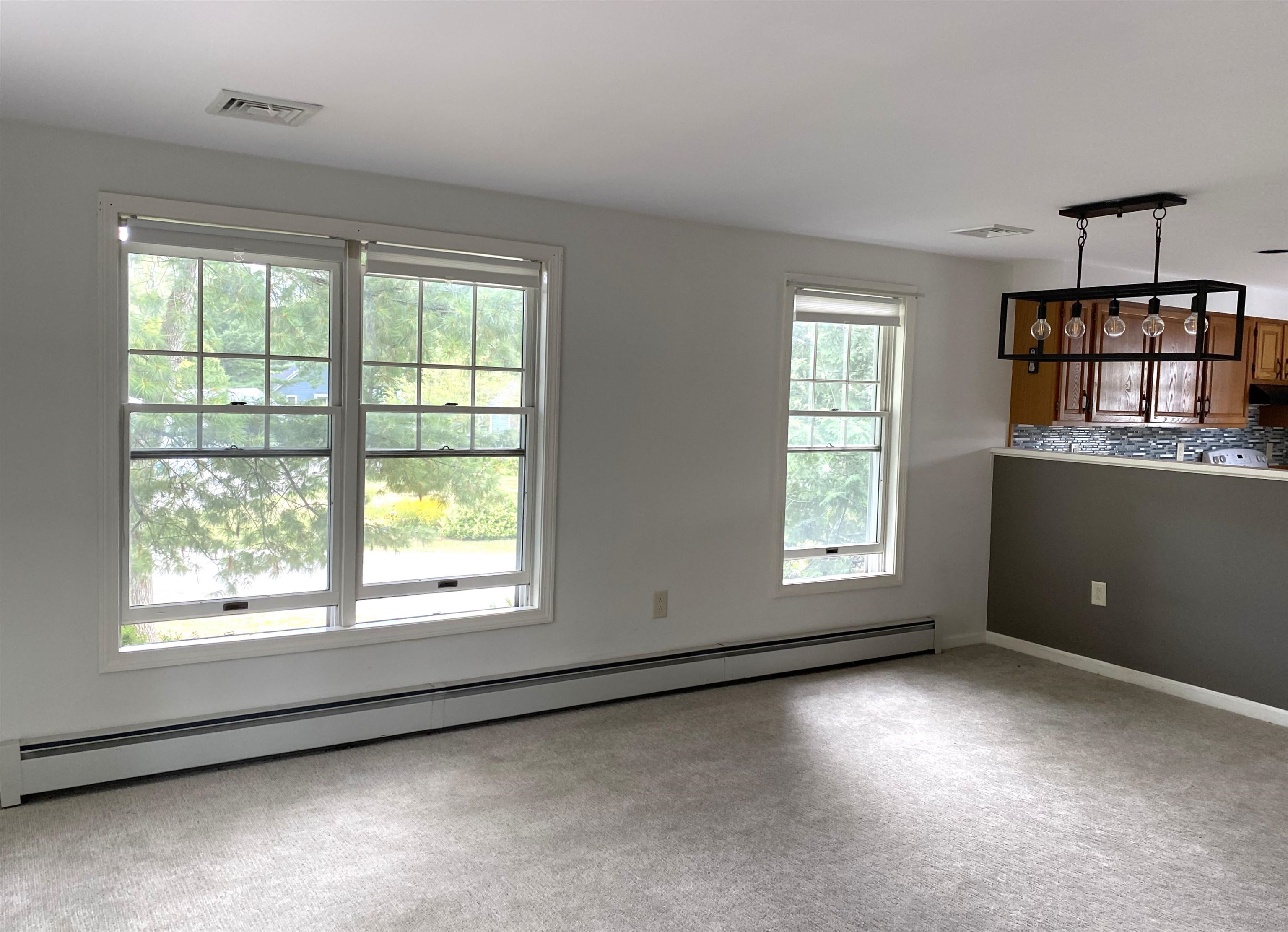 Middlebury, Vermont 05753, United States, 2 Bedrooms Bedrooms, ,1 BathroomBathrooms,Residential,Pending,201146