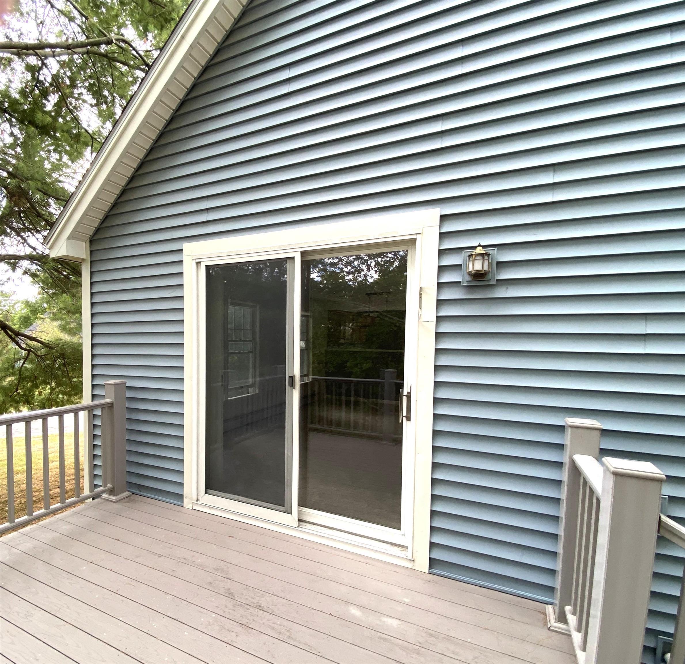 Middlebury, Vermont 05753, United States, 2 Bedrooms Bedrooms, ,1 BathroomBathrooms,Residential,Pending,201146