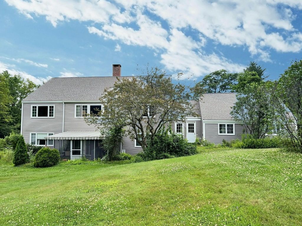 Photo of 71 Hilltop Place, New London, NH 03257 (MLS # 5058513)