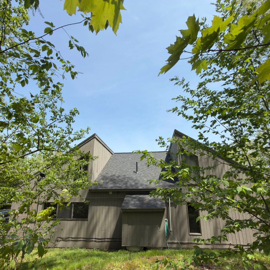 Photo of 44 Coburn Woods Drive, Nashua, NH 03063 (MLS # 5089537)
