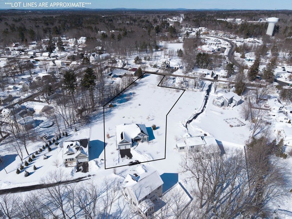 Photo of 8 Thistle Way, Exeter, NH 03833 (MLS # 5077634)