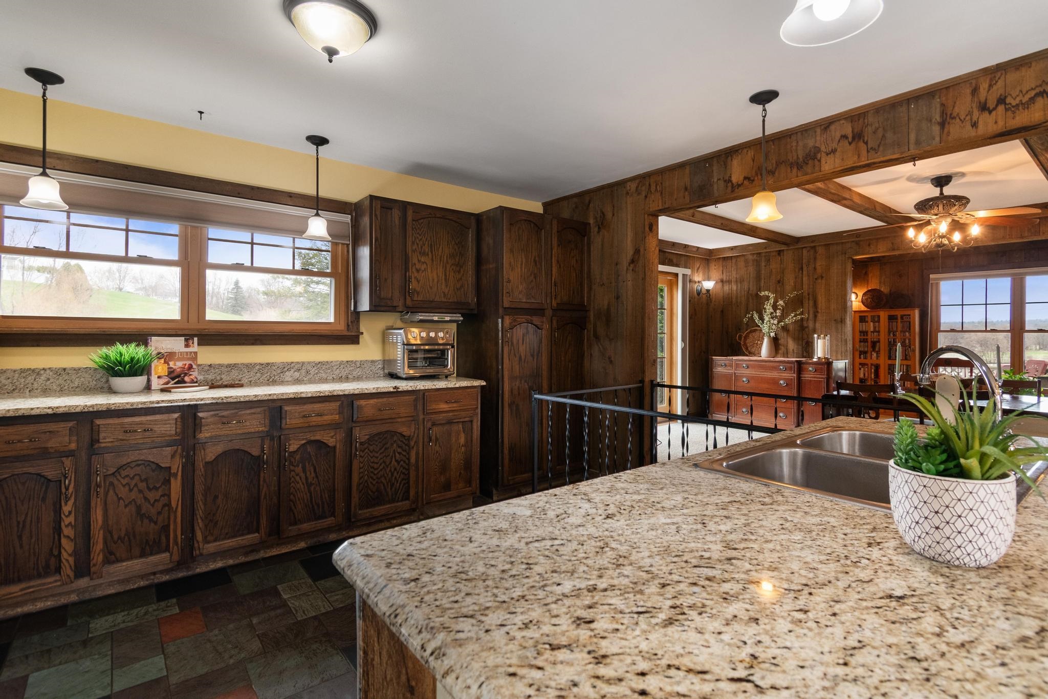 1995 Malletts Bay Avenue