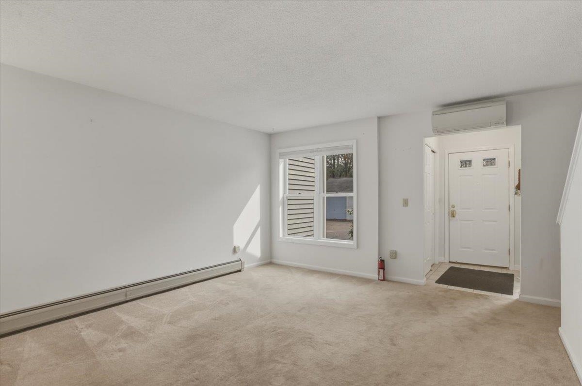 44 Commonwealth Drive 4