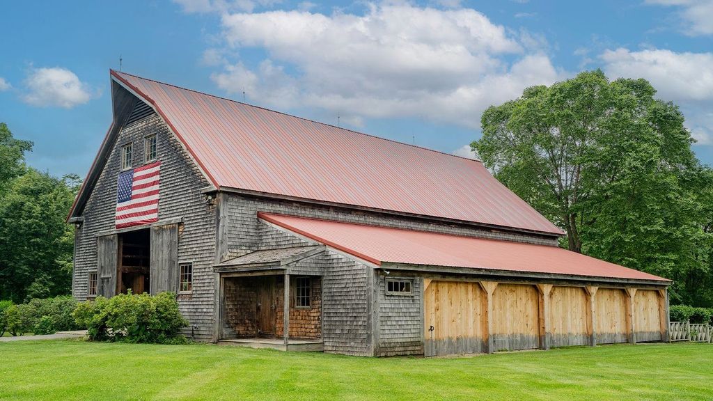 Photo of 14 Bartlett Road, Kensington, NH 03833 (MLS # 5081944)