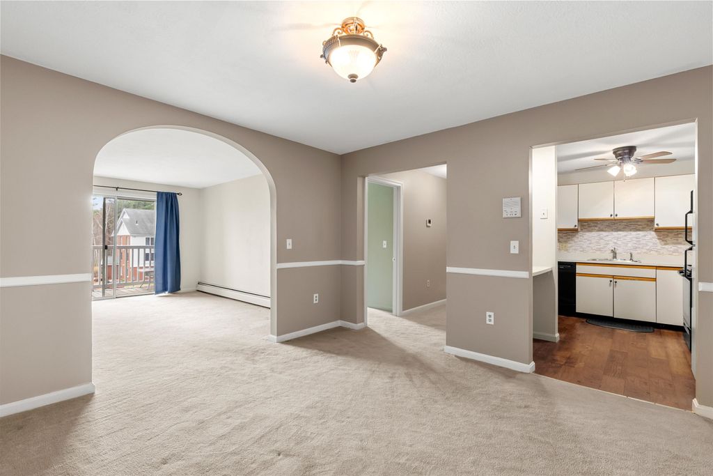 Photo of 2 Timberwood Drive #306, Goffstown, NH 03045 (MLS # 5082427)