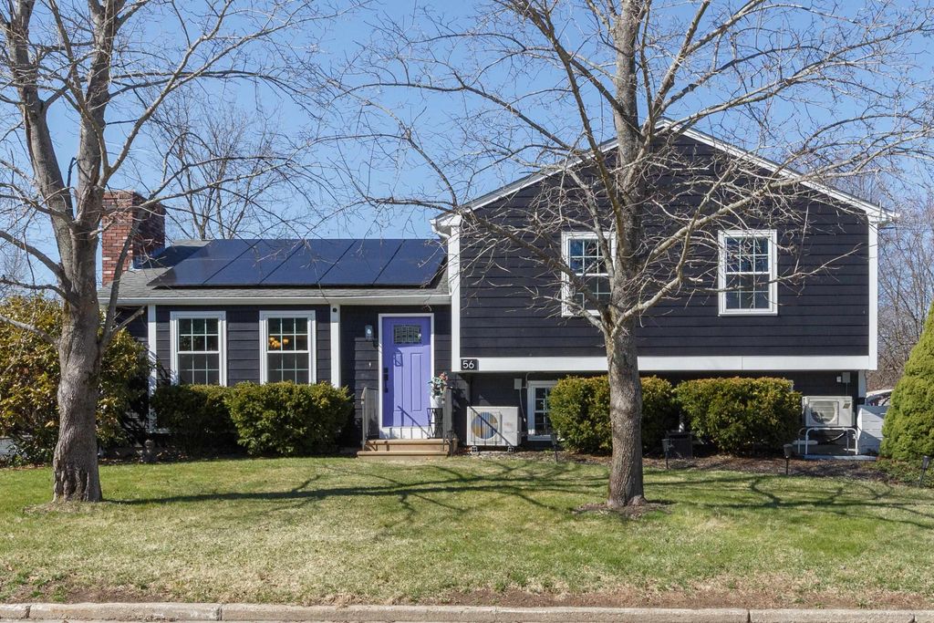 Photo of 56 Hazelton Court, Manchester, NH 03103 (MLS # 5083381)