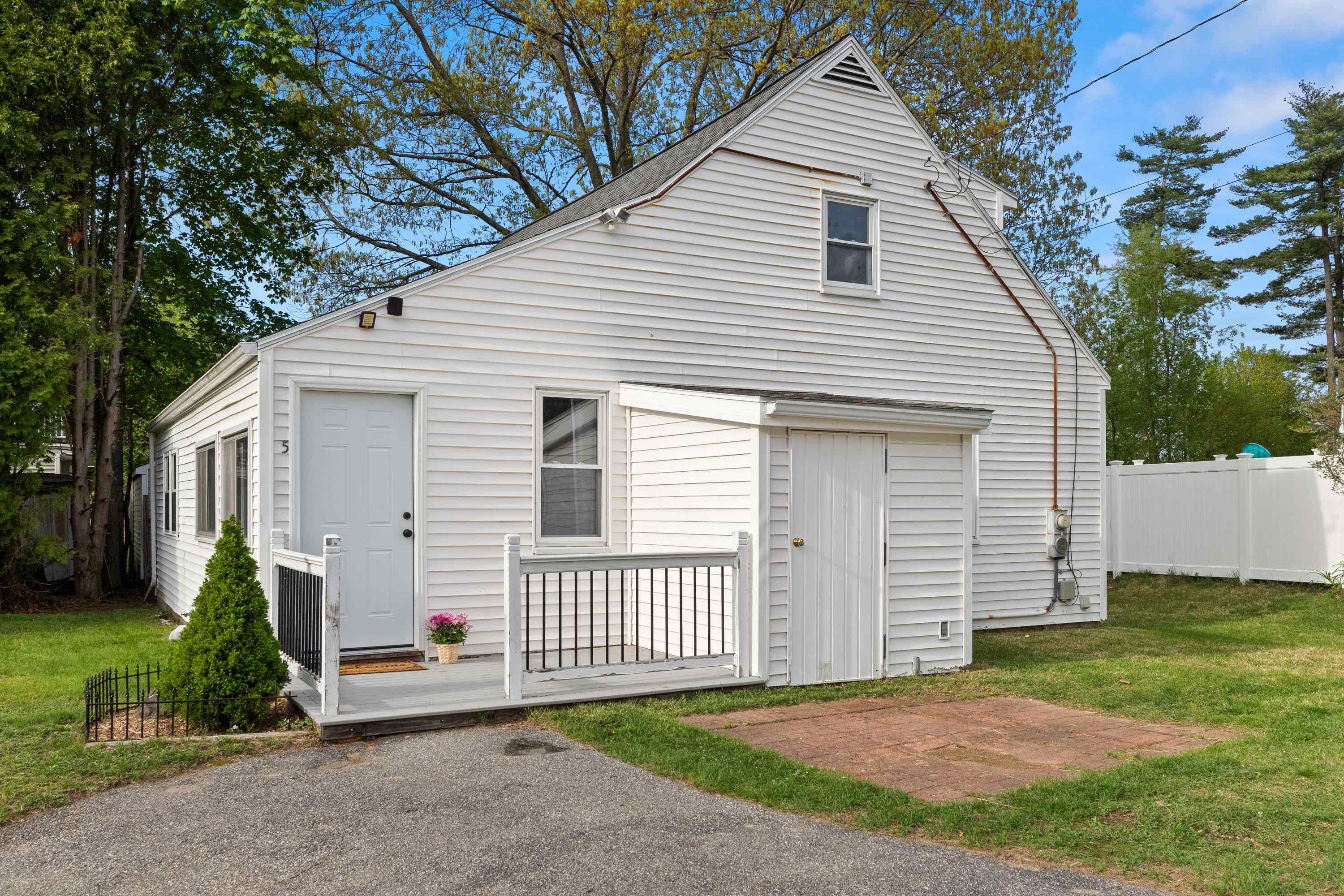 5 Field Avenue